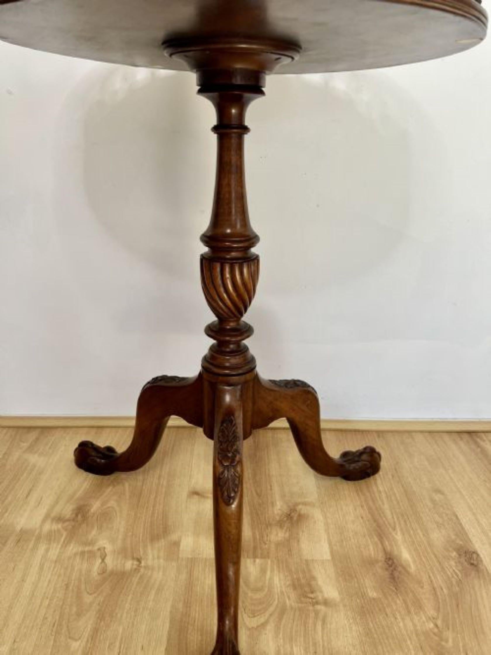 Antique quality mahogany circular lamp table For Sale 2