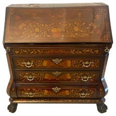 Bureau en forme de bombe de qualité ancienne en acajou marqueté de fleurs