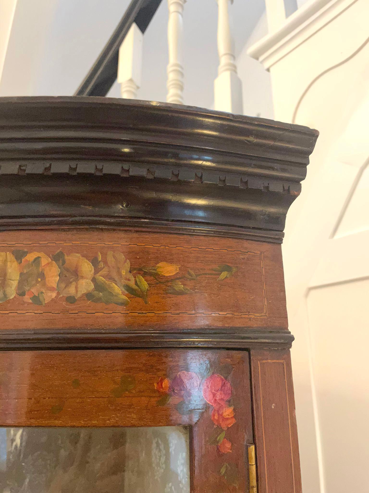 Vitrina esquinera de caoba decorada y pintada de calidad antigua en venta 6
