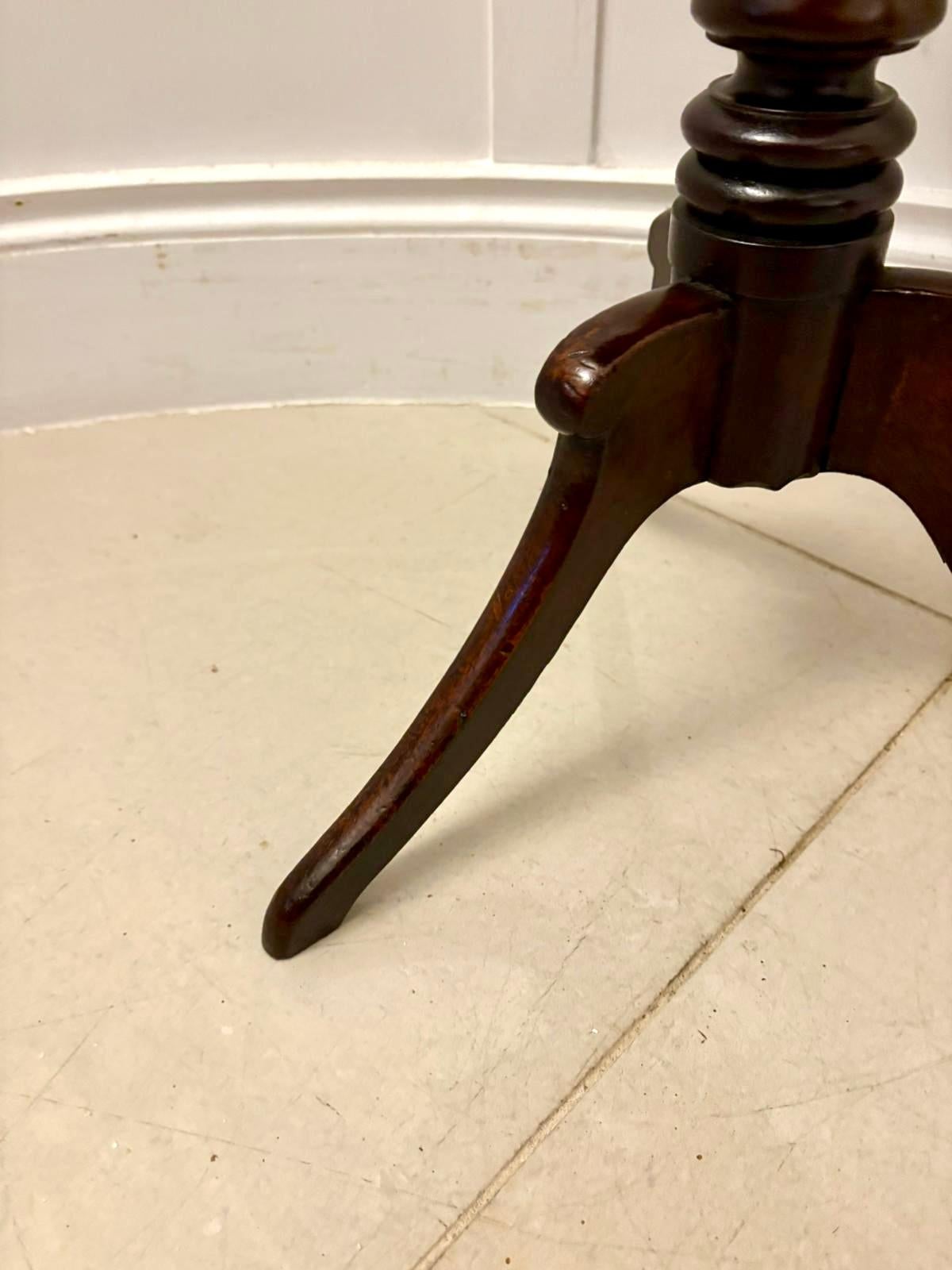 Acajou Antique Quality Mahogany Tripod Side / Lamp Table en vente
