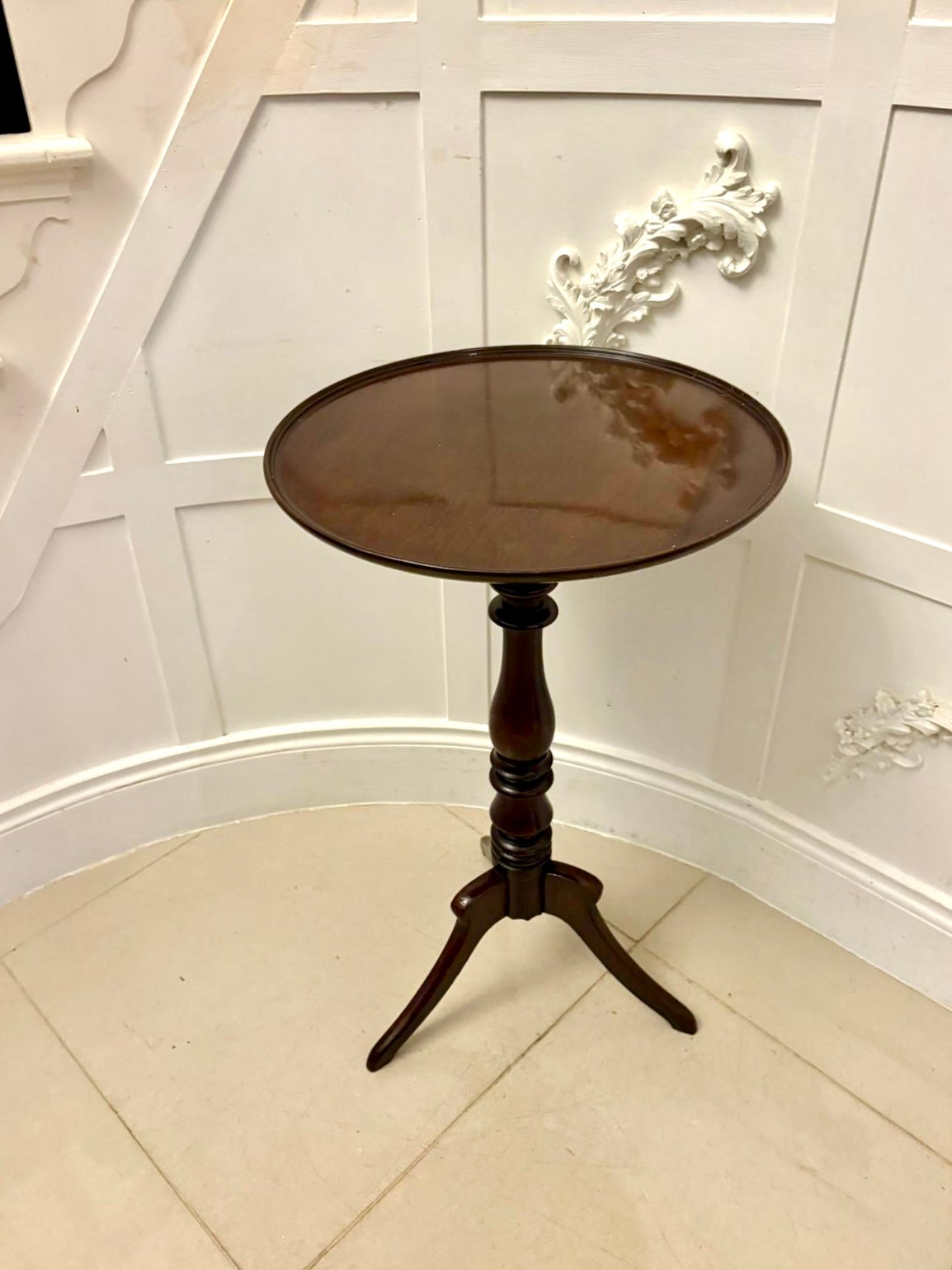 Antique Quality Mahogany Tripod Side / Lamp Table