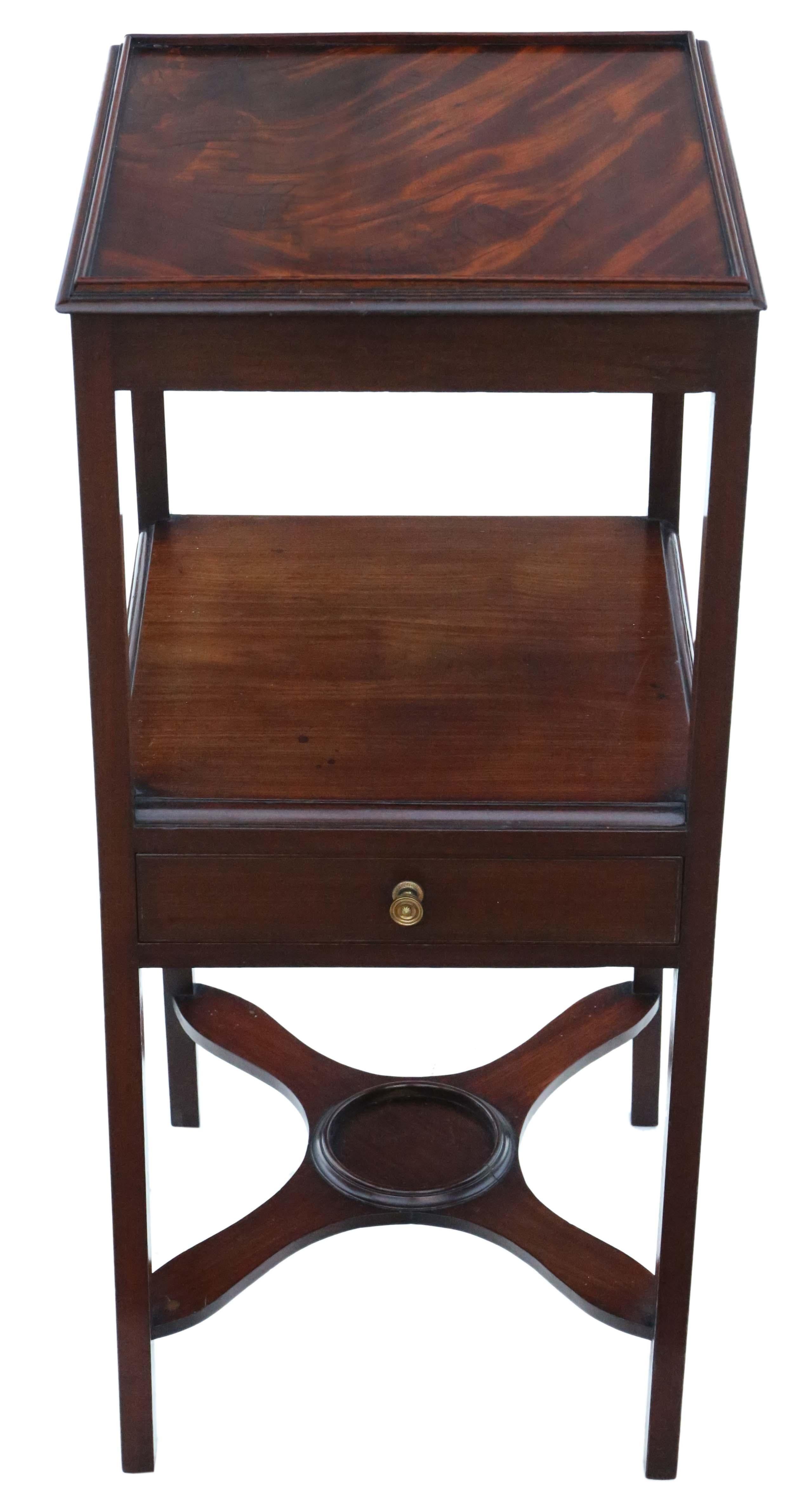 Antique quality mahogany washstand bedside table Georgian nightstand 19th Century.

Great rare item with no loose joints and no woodworm. The oak lined drawer slides freely.

Lovely age, colour and patina.

38cm wide x 41cm deep x 86cm high.

In