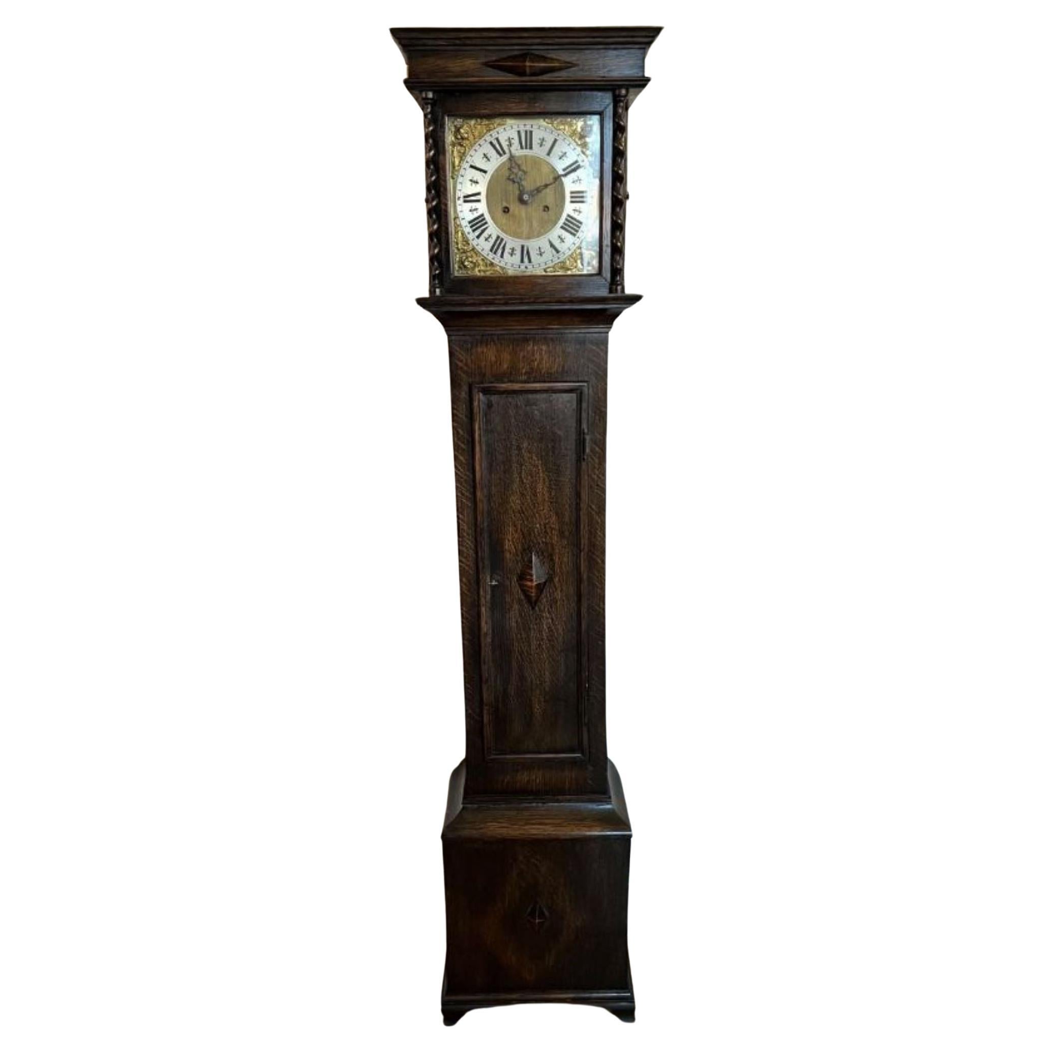 Horloge de grand-mère à cadran en laiton de qualité ancienne en Oak Oak  en vente