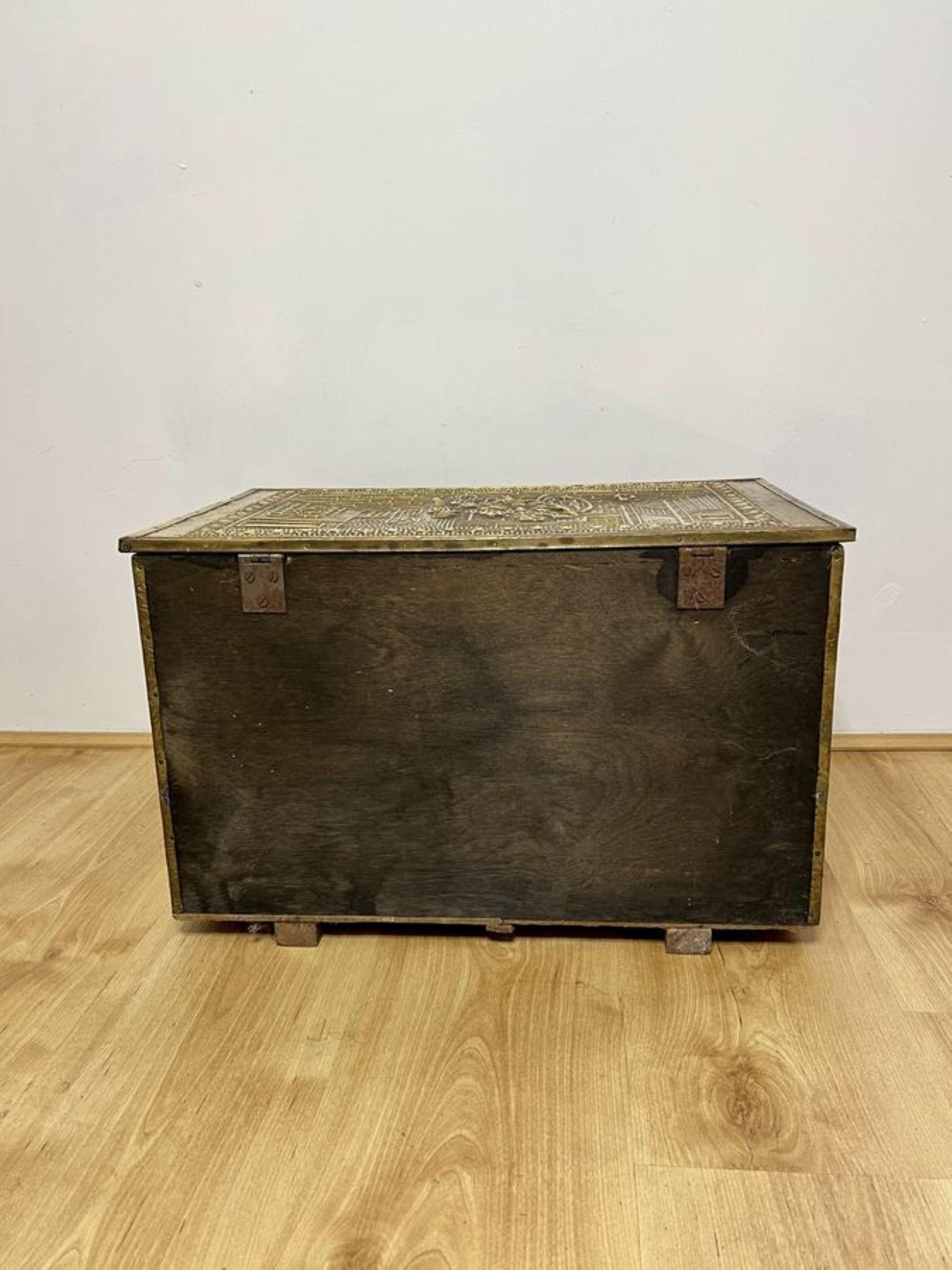 Brass Antique quality ornate brass coal box For Sale