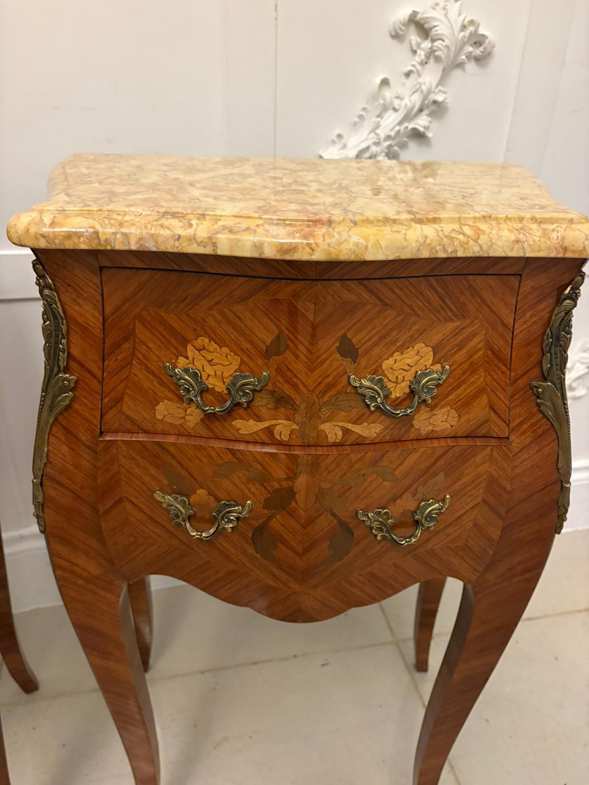 Coppia di comodini intarsiati in stile Luigi XV francese, di qualità antica in vendita 8