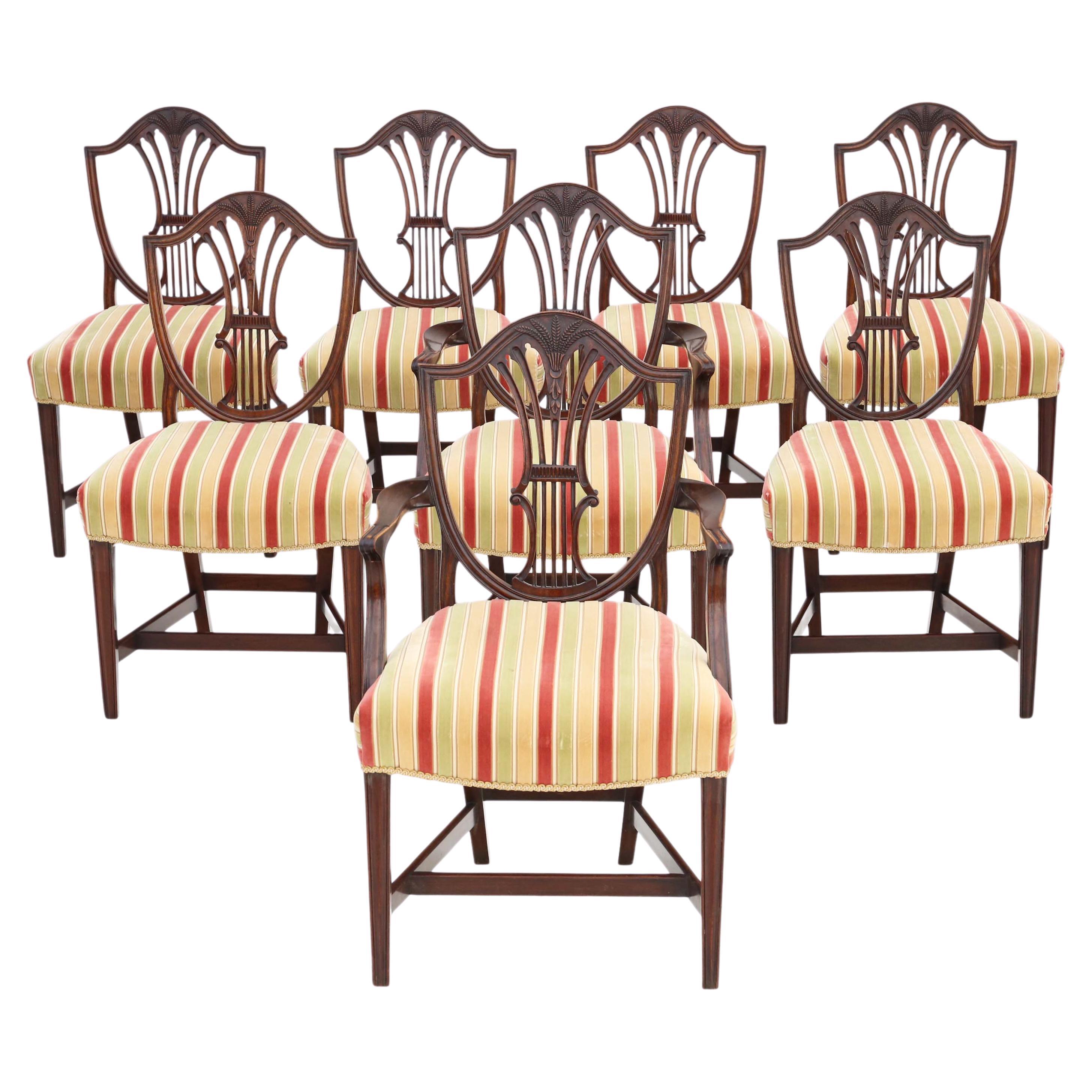 Antique Fine Quality Set of 8 '6 + 2' Revival Mahogany Dining