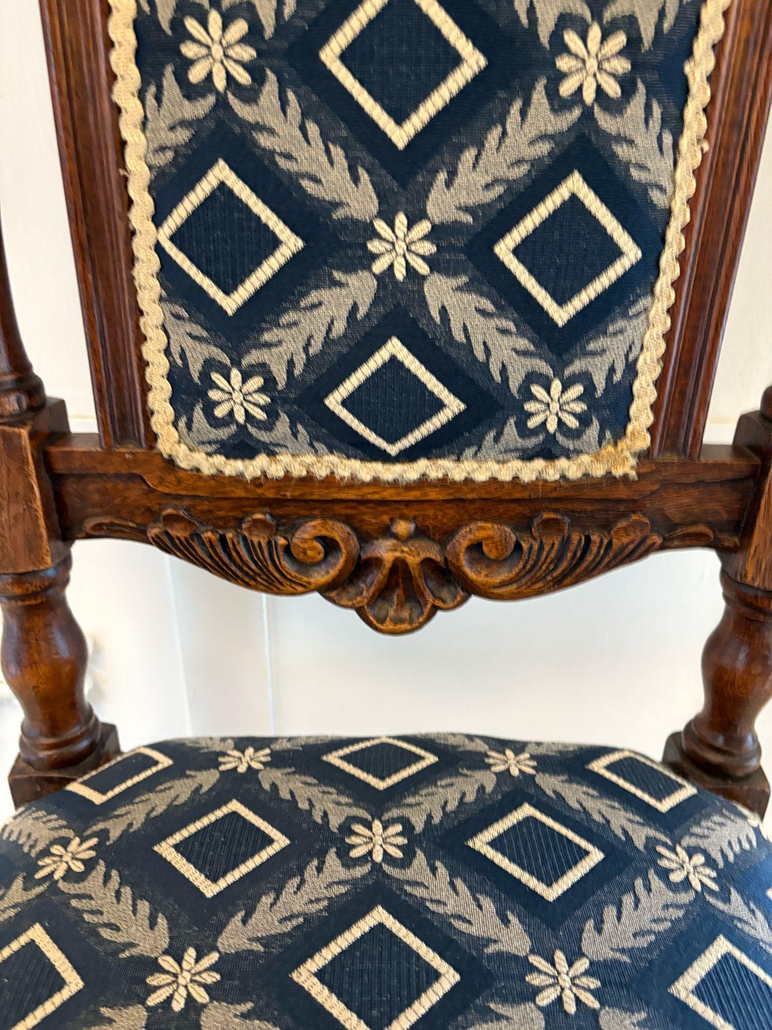 Sculpté Paire de chaises d'appoint/de salon en Oak Oak sculpté, de style victorien, de qualité ancienne en vente