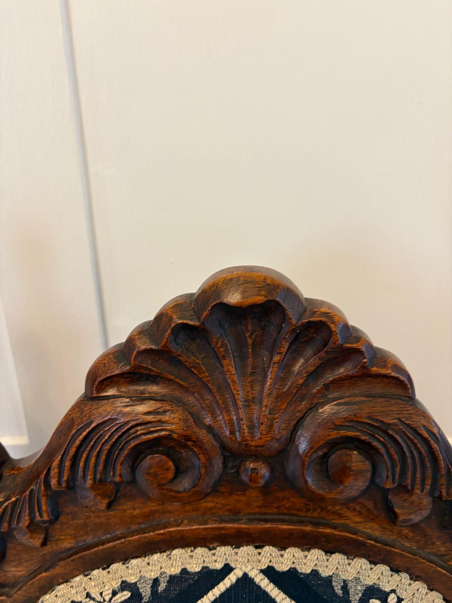 Paire de chaises d'appoint/de salon en Oak Oak sculpté, de style victorien, de qualité ancienne Bon état - En vente à Suffolk, GB