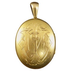 Antique Quality Victorian in Memory of Initialed Locket in 15 Carat Yellow Gold