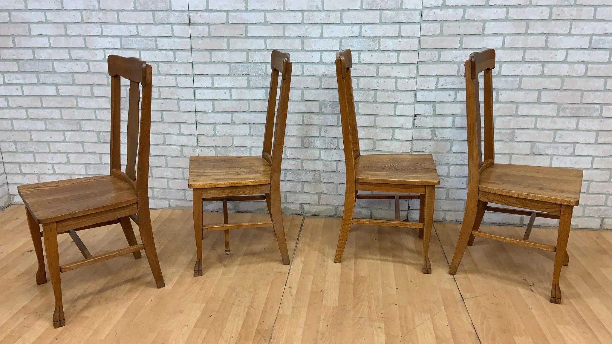 Antiker Quarz geschnitzter Löwentatzen-Fuß-Ess-/Spieltisch mit 2 Blättern, Esstisch mit 4 Stühlen im Angebot 2