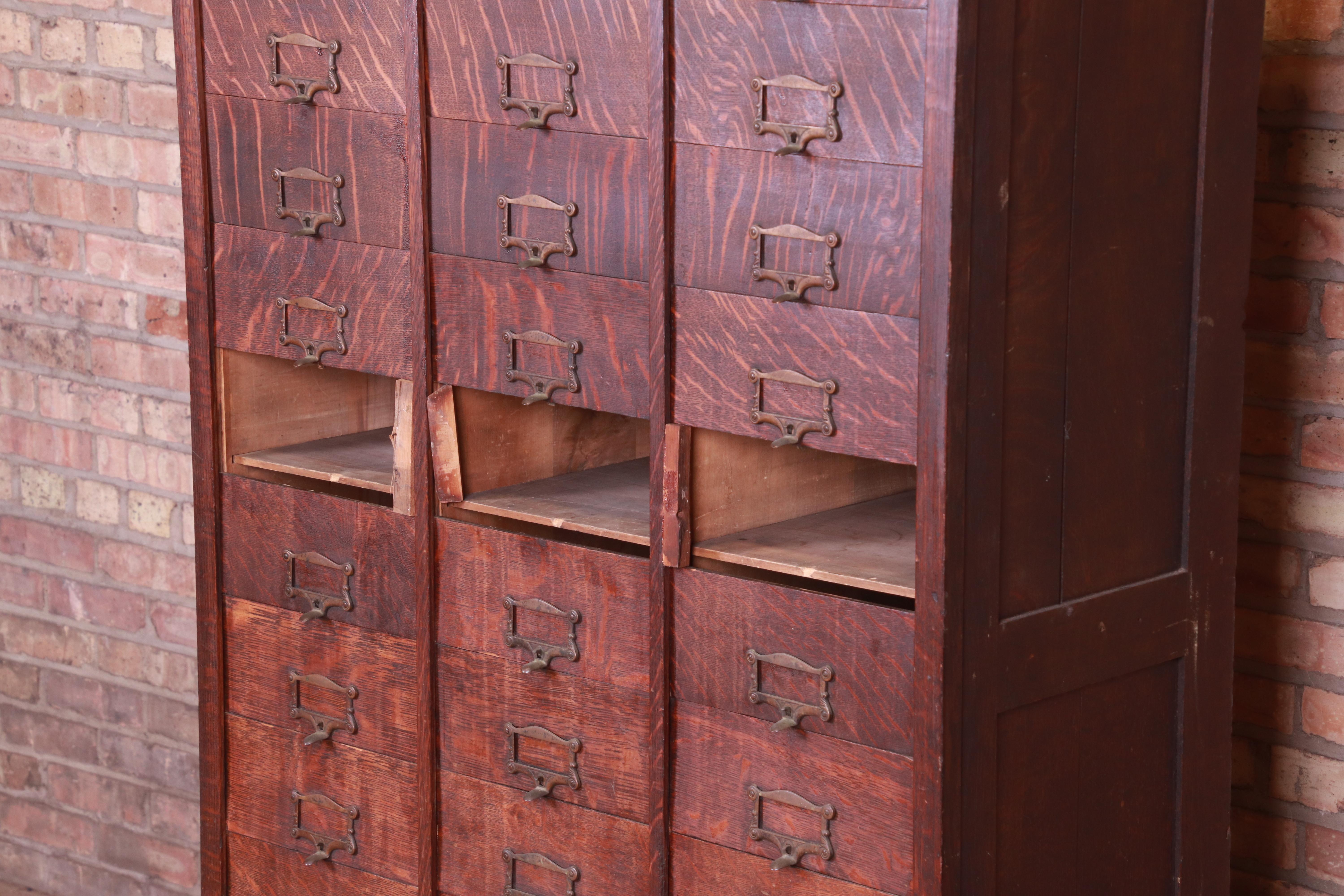 Antique Quarter Sawn Oak 33-Compartment Railroad Filing Cabinet, circa 1890 2