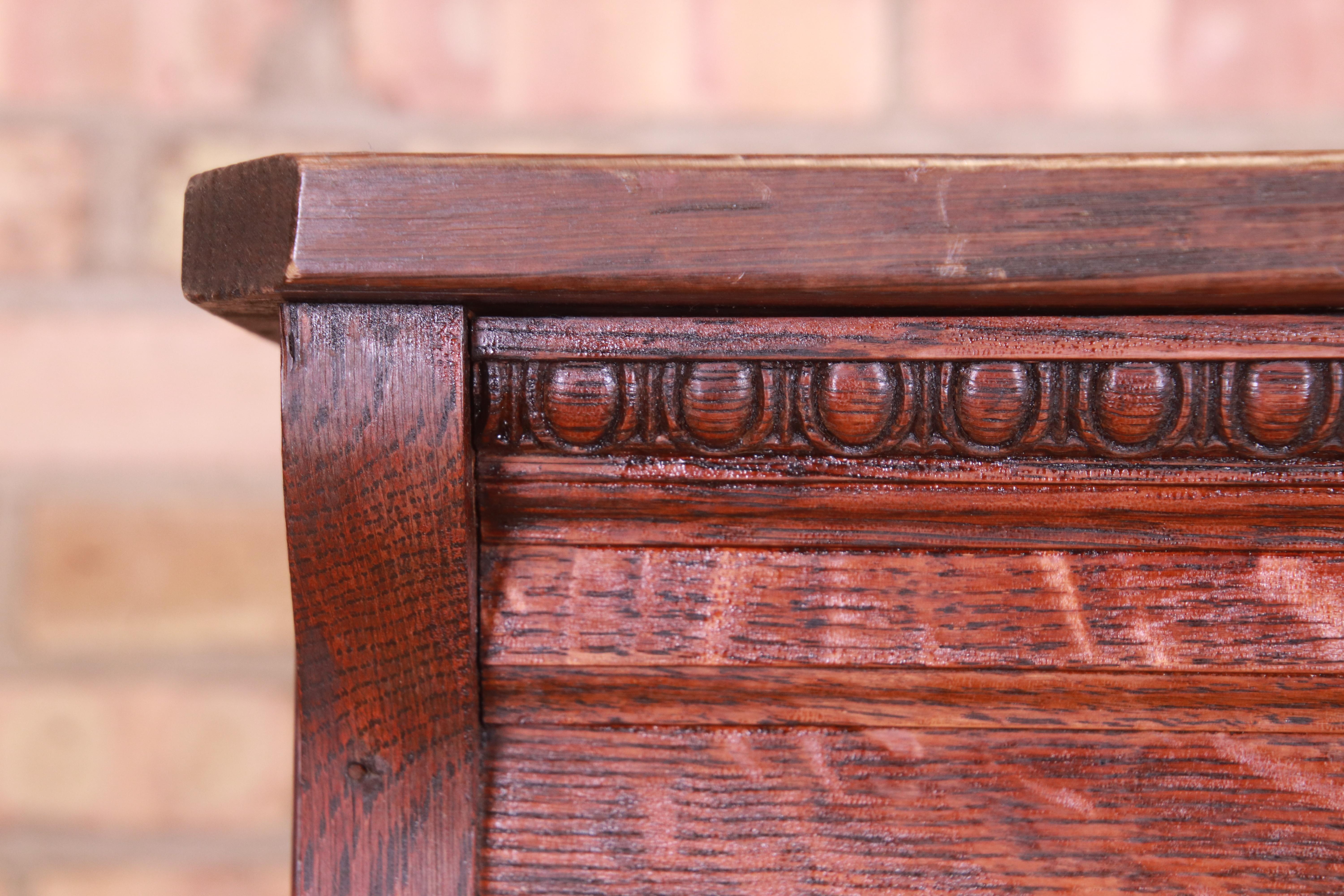 Antique Quarter Sawn Oak 33-Compartment Railroad Filing Cabinet, circa 1890 4