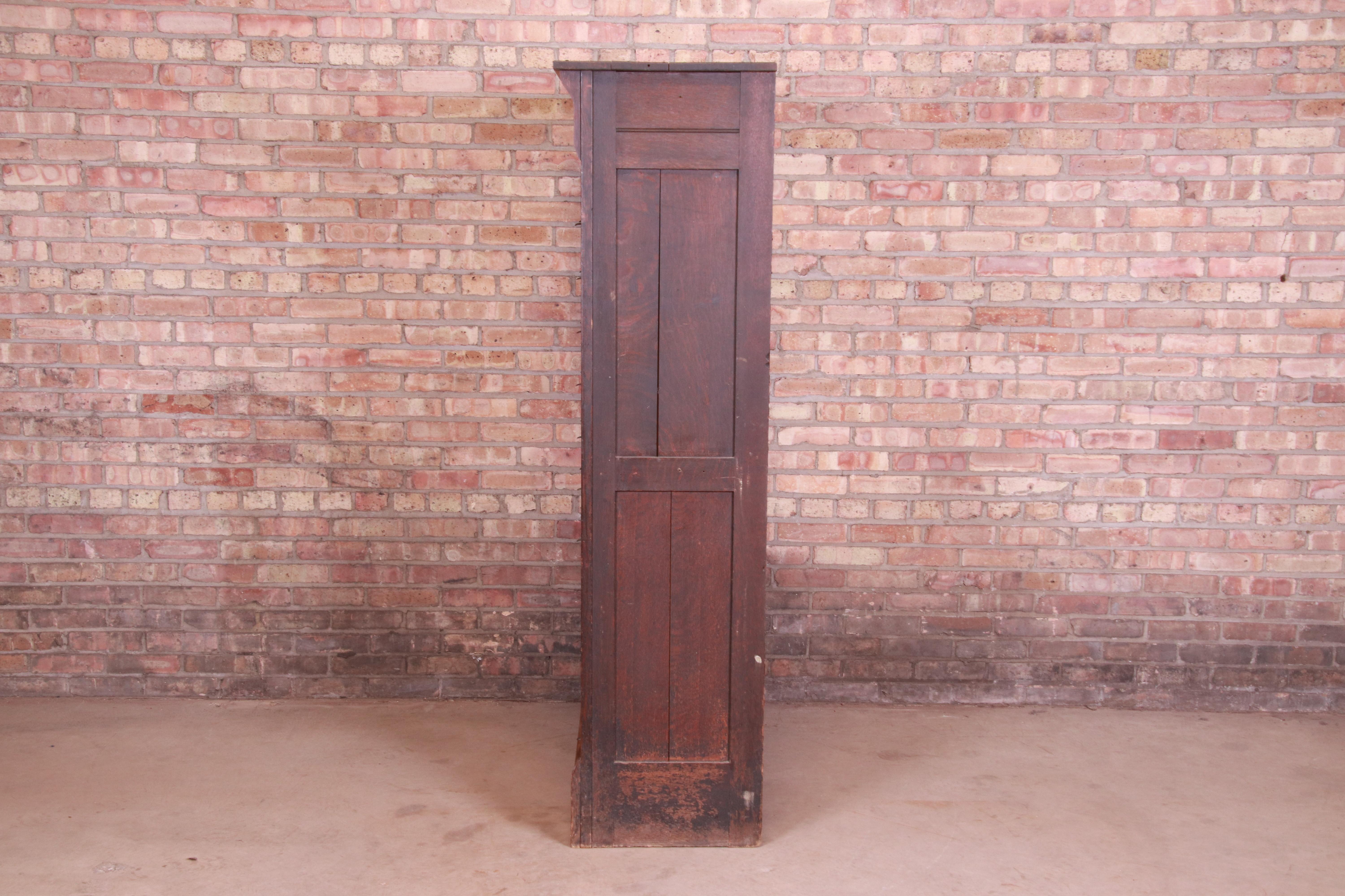 Antique Quarter Sawn Oak 33-Compartment Railroad Filing Cabinet, circa 1890 6