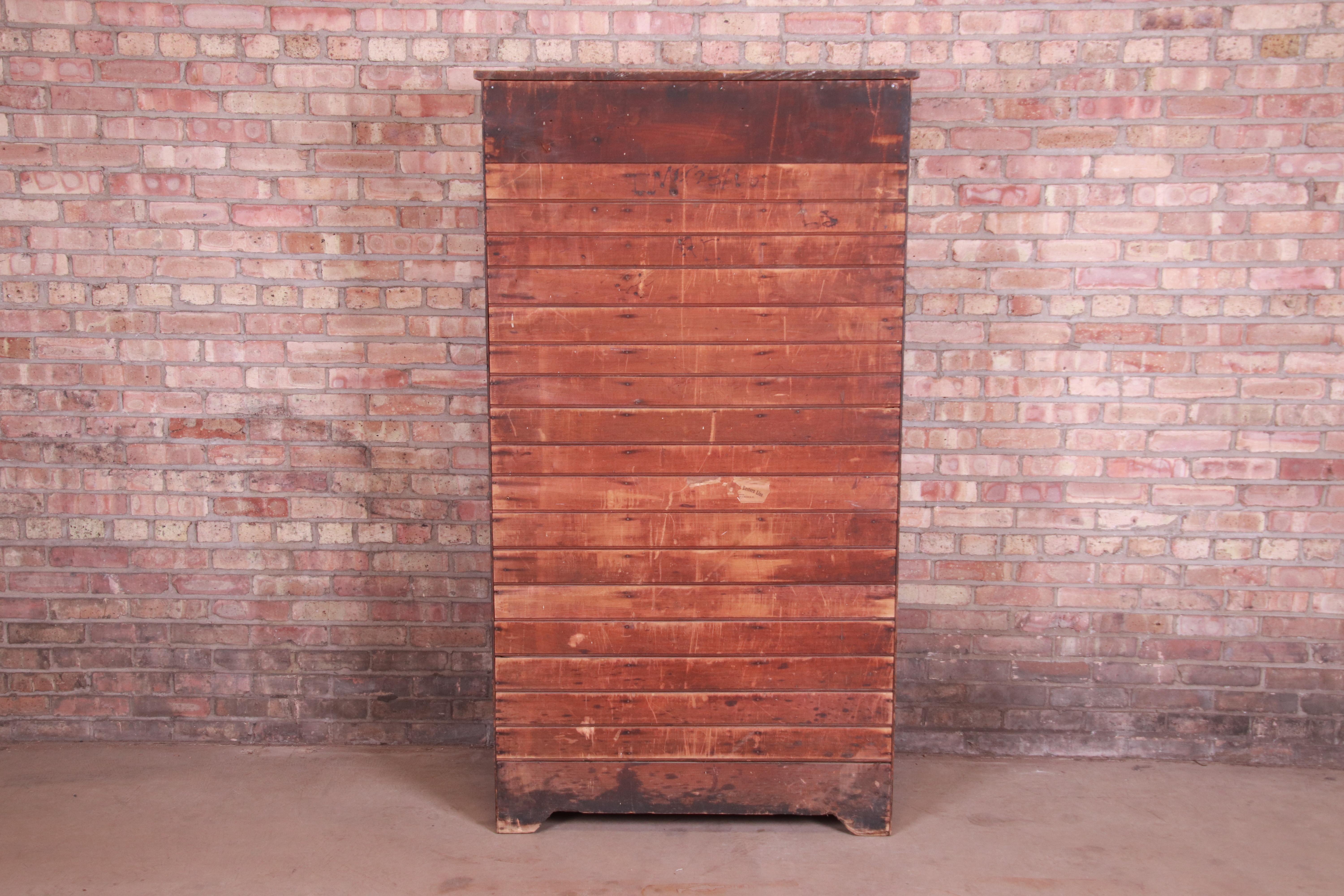 Antique Quarter Sawn Oak 33-Compartment Railroad Filing Cabinet, circa 1890 7