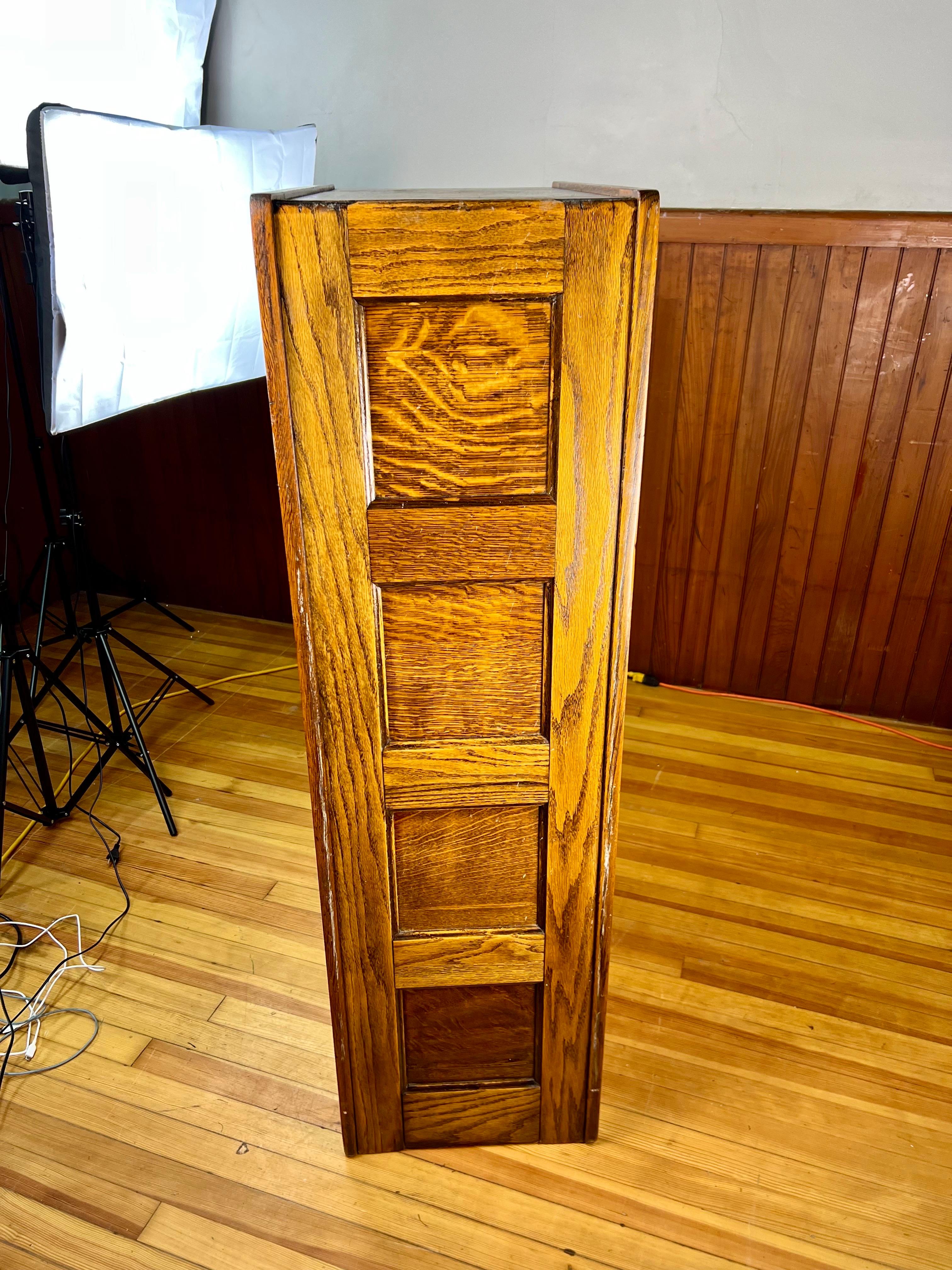 Antique Quarter Sawn Oak File Cabinet In Good Condition For Sale In Esperance, NY