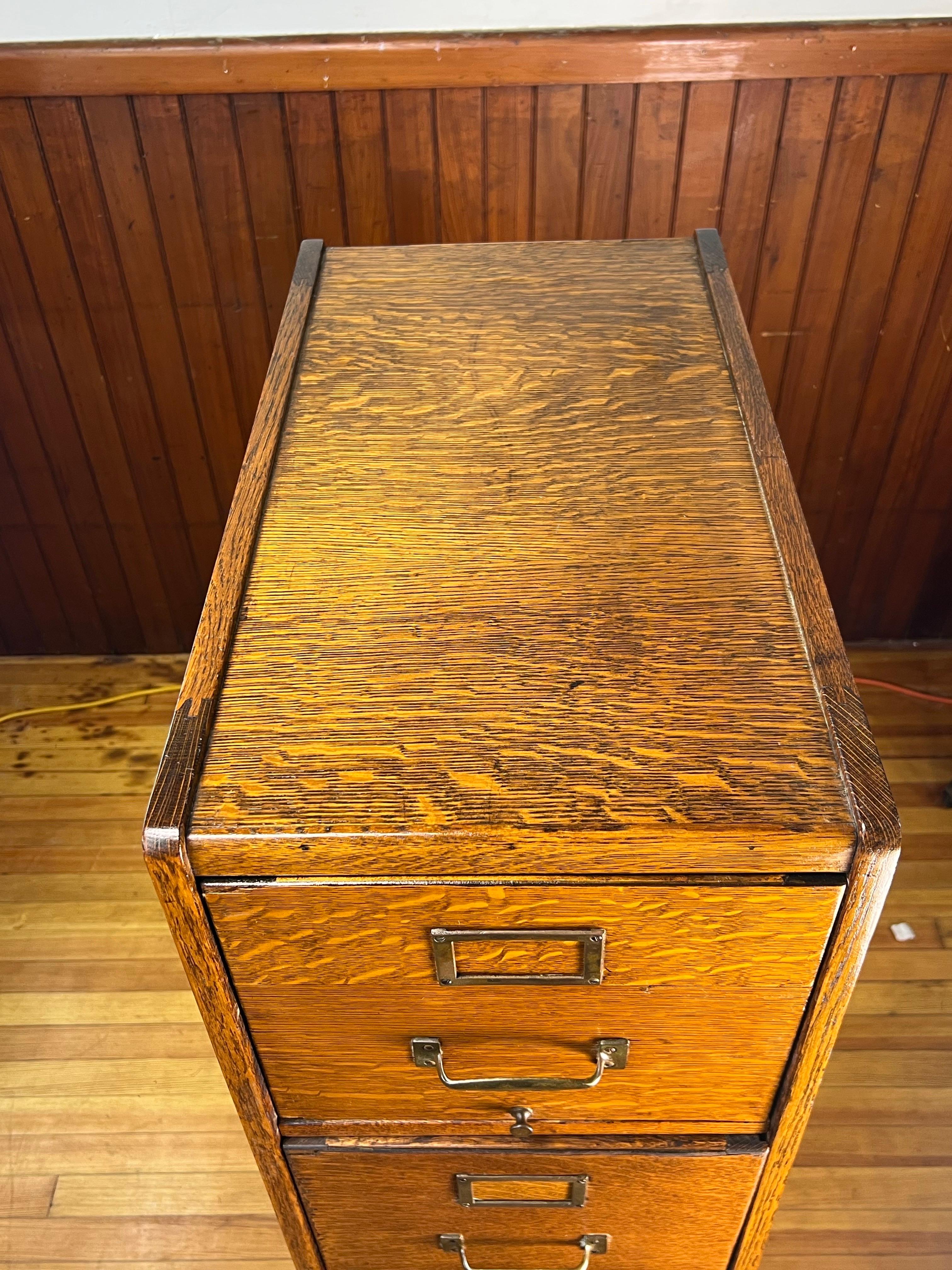 Early 20th Century Antique Quarter Sawn Oak File Cabinet For Sale