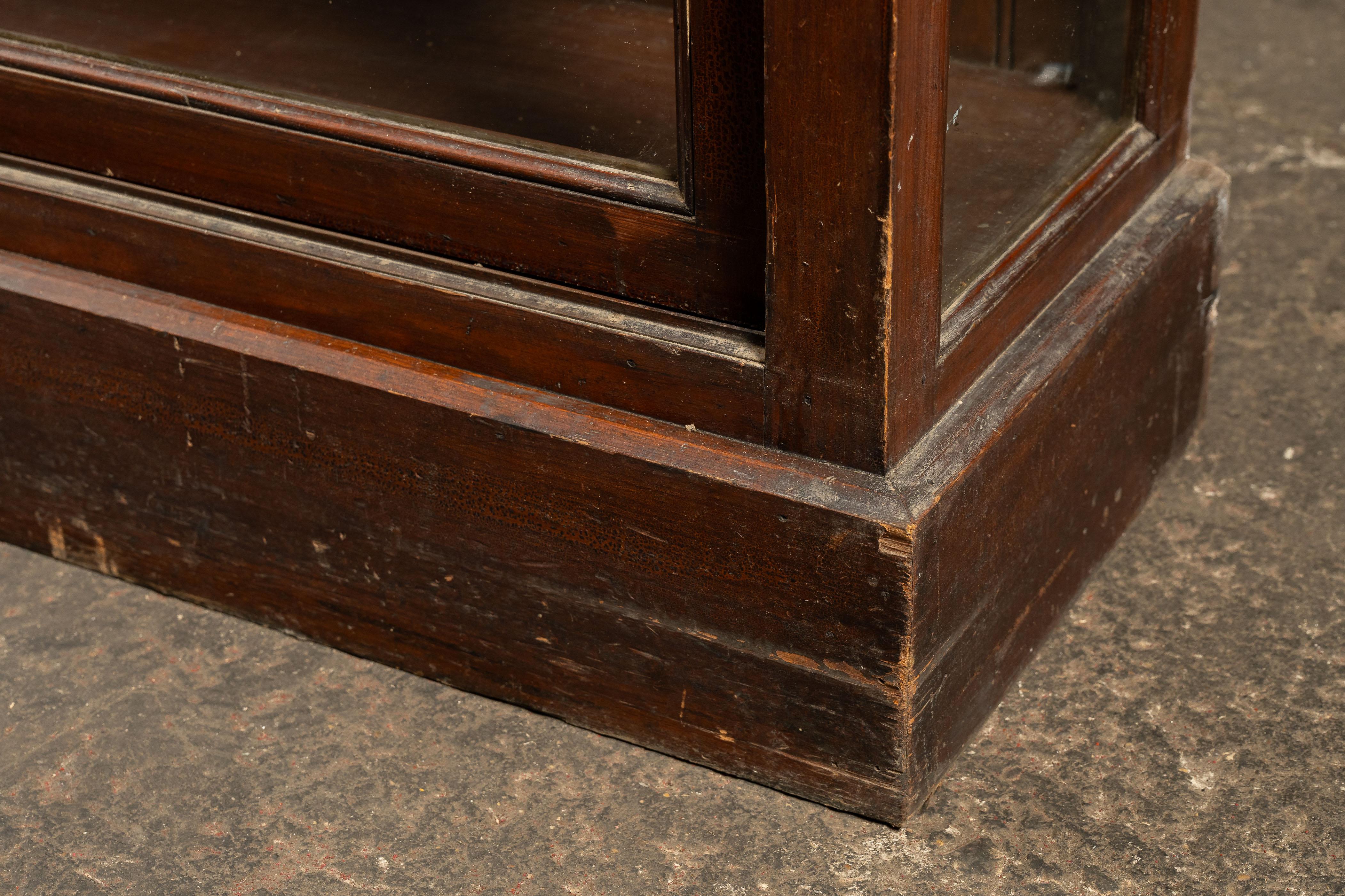 Antique Quarter Sawn Oak Merchandising Showcase Cabinet with Sliding Glass Doors For Sale 10
