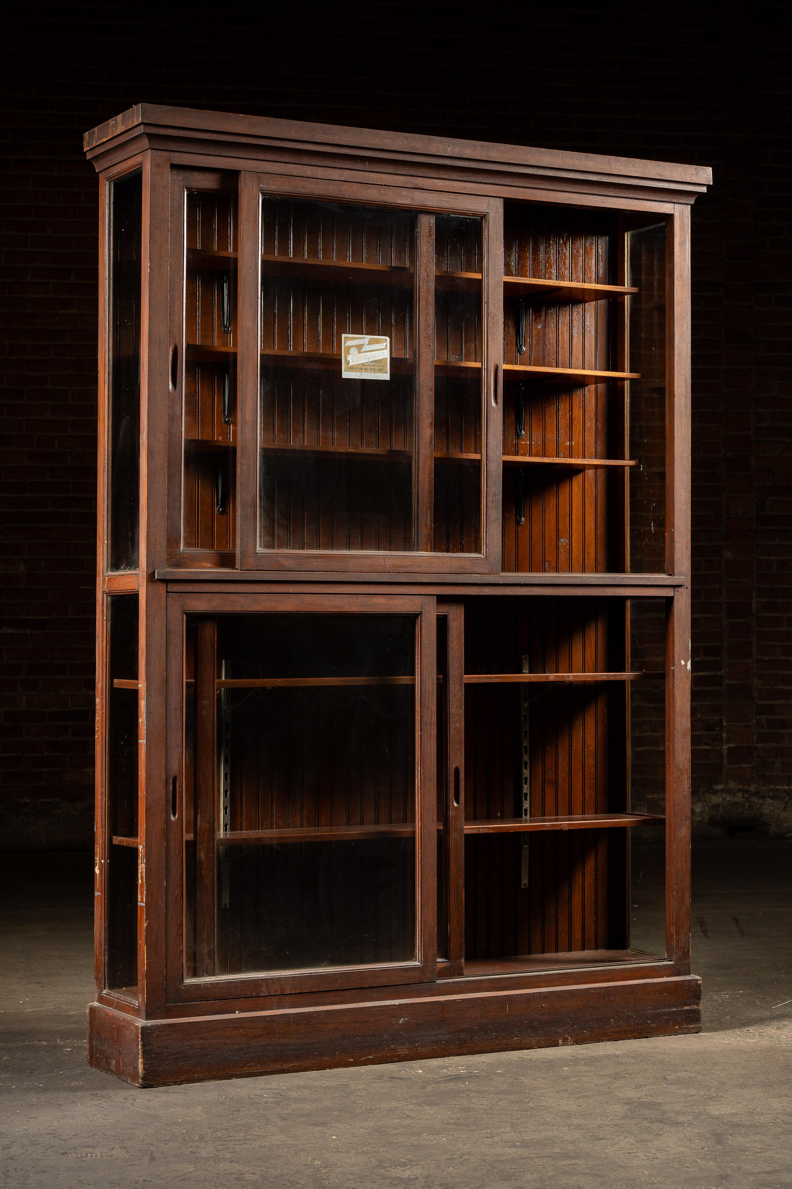Antique Quarter Sawn Oak Merchandising Showcase Cabinet with Sliding Glass Doors In Good Condition For Sale In Dekalb, IL