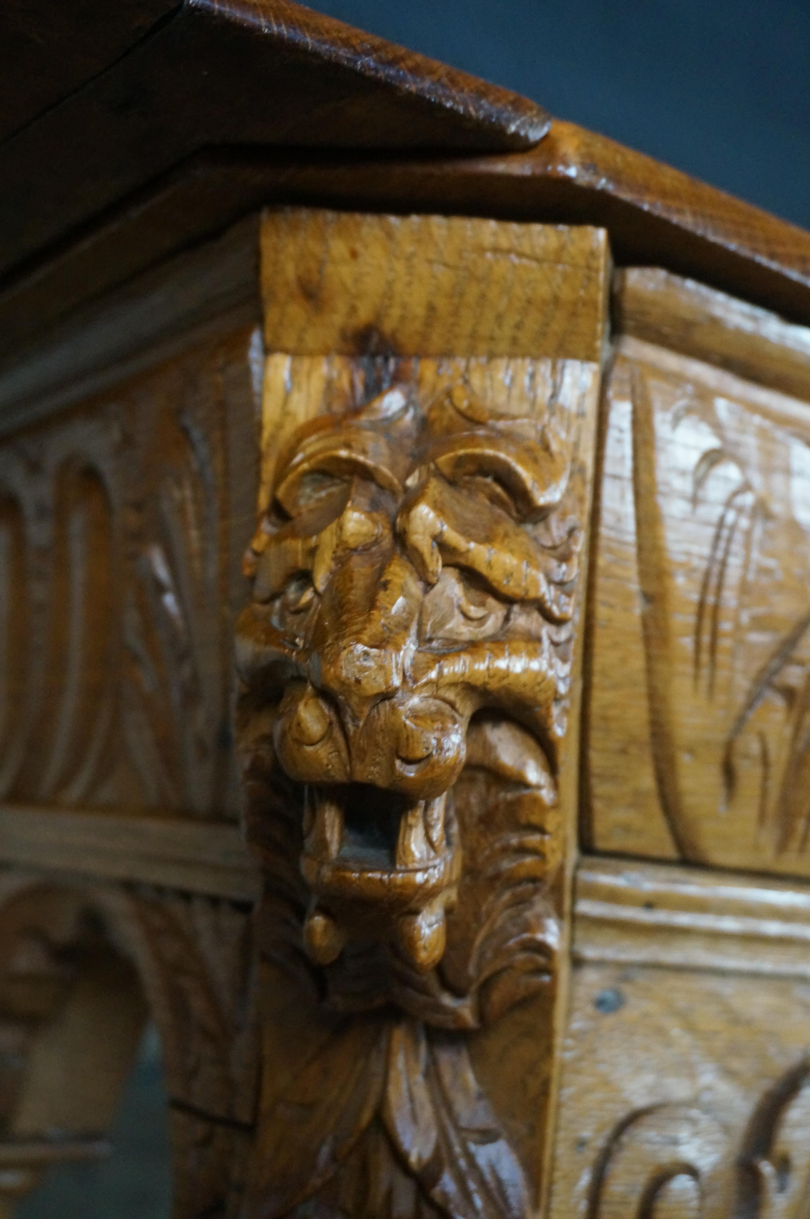 Ancienne table à manger de bibliothèque en chêne quart-de-chaussée de style néo-renaissance française  en vente 2