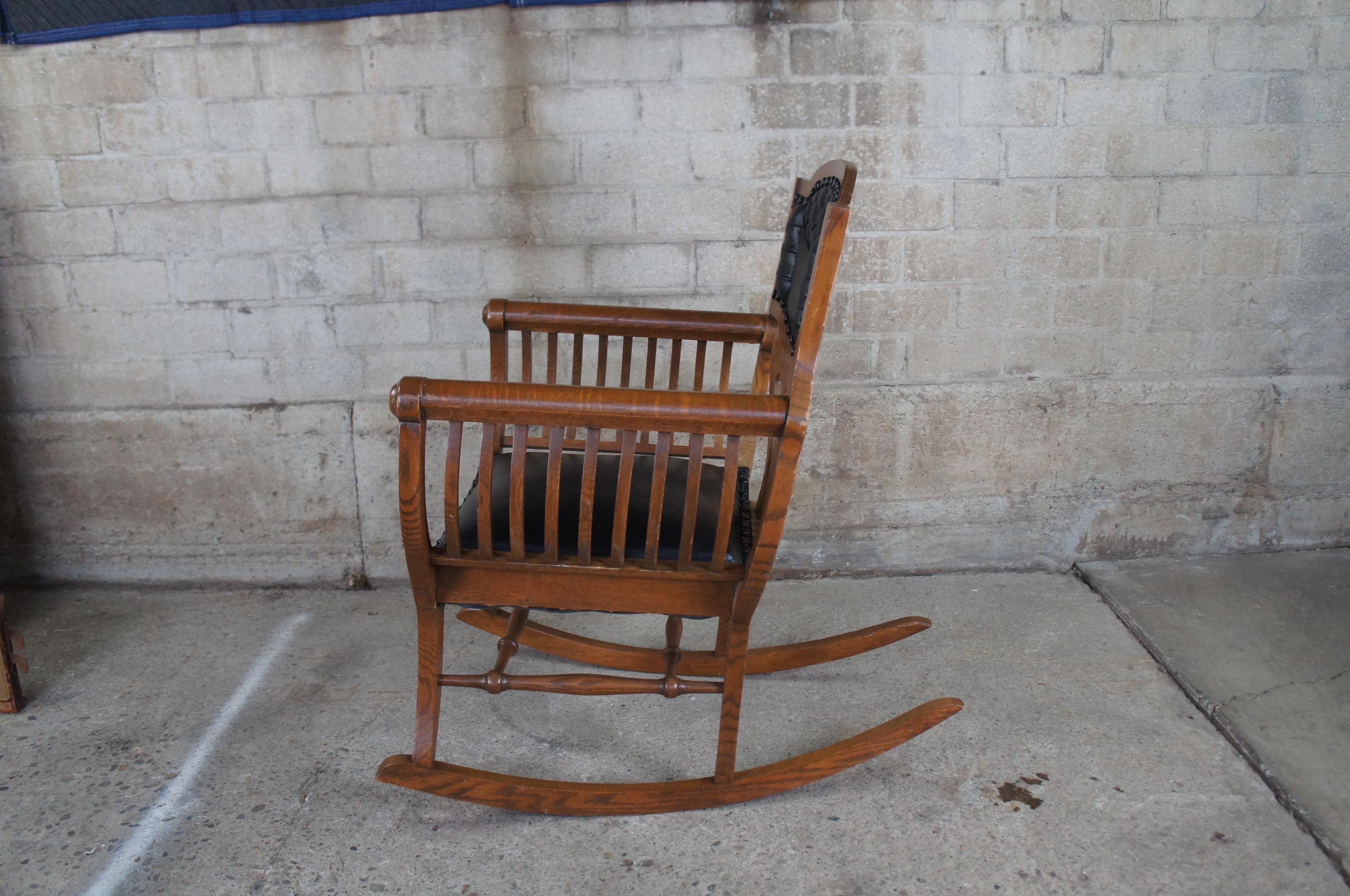 Antique Quartersawn Oak Tufted Leather Curule Saddle Seat Rocking Arm Chair In Good Condition In Dayton, OH
