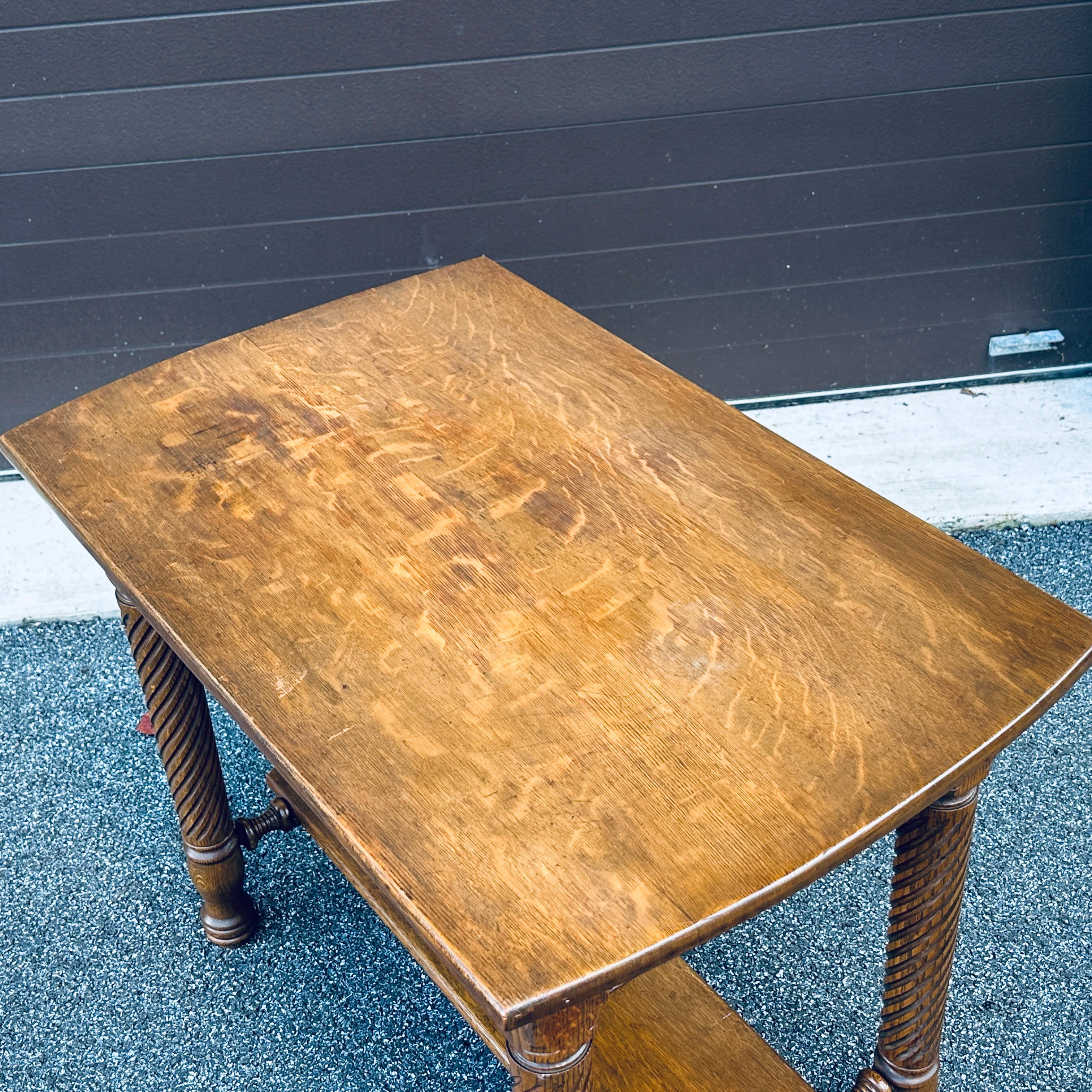 Antique Quartersawn Solid Oak Library Table With Twist Legs & Drawer In Good Condition For Sale In West Chester, PA