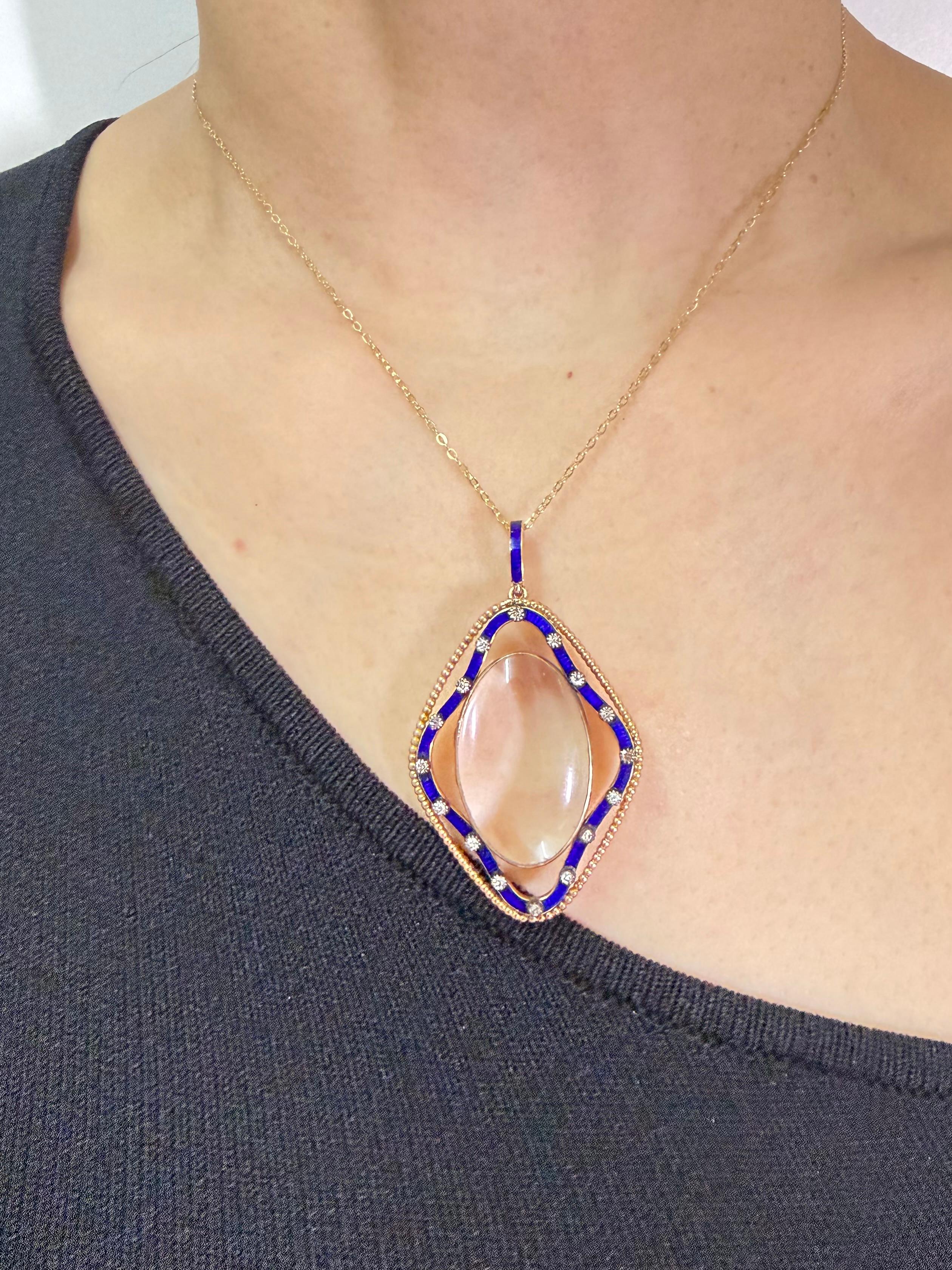 Pendentif ancien en cristal de quartz, émail bleu de cobalt et diamant circa 1880 en vente 4