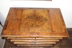 Antike Kommode aus Queen Anne Gratnussbaum um 1710