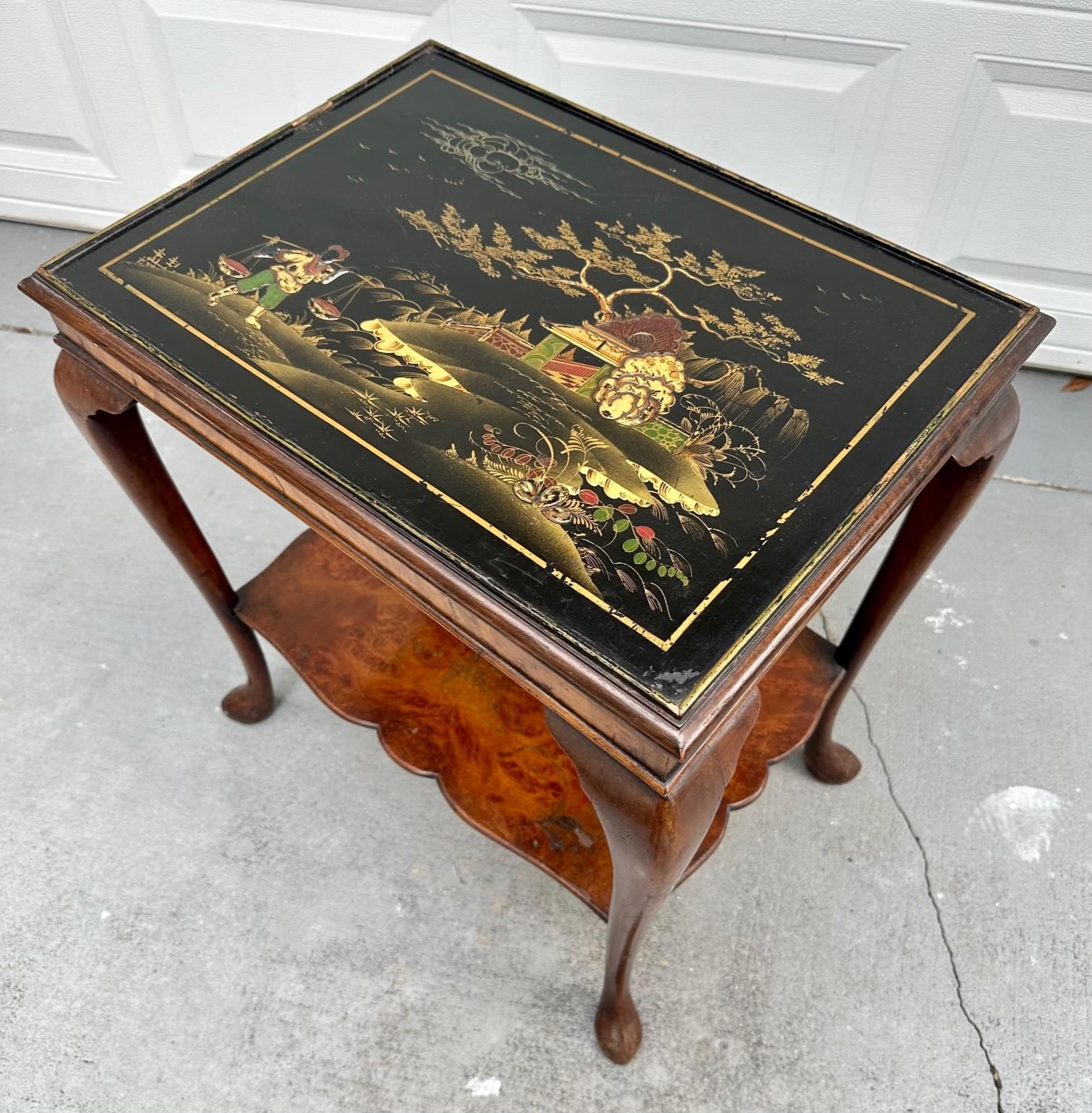 Antique Queen Ann Style with Raised Lacquer Chinoiserie Side Table. In Good Condition For Sale In Vero Beach, FL