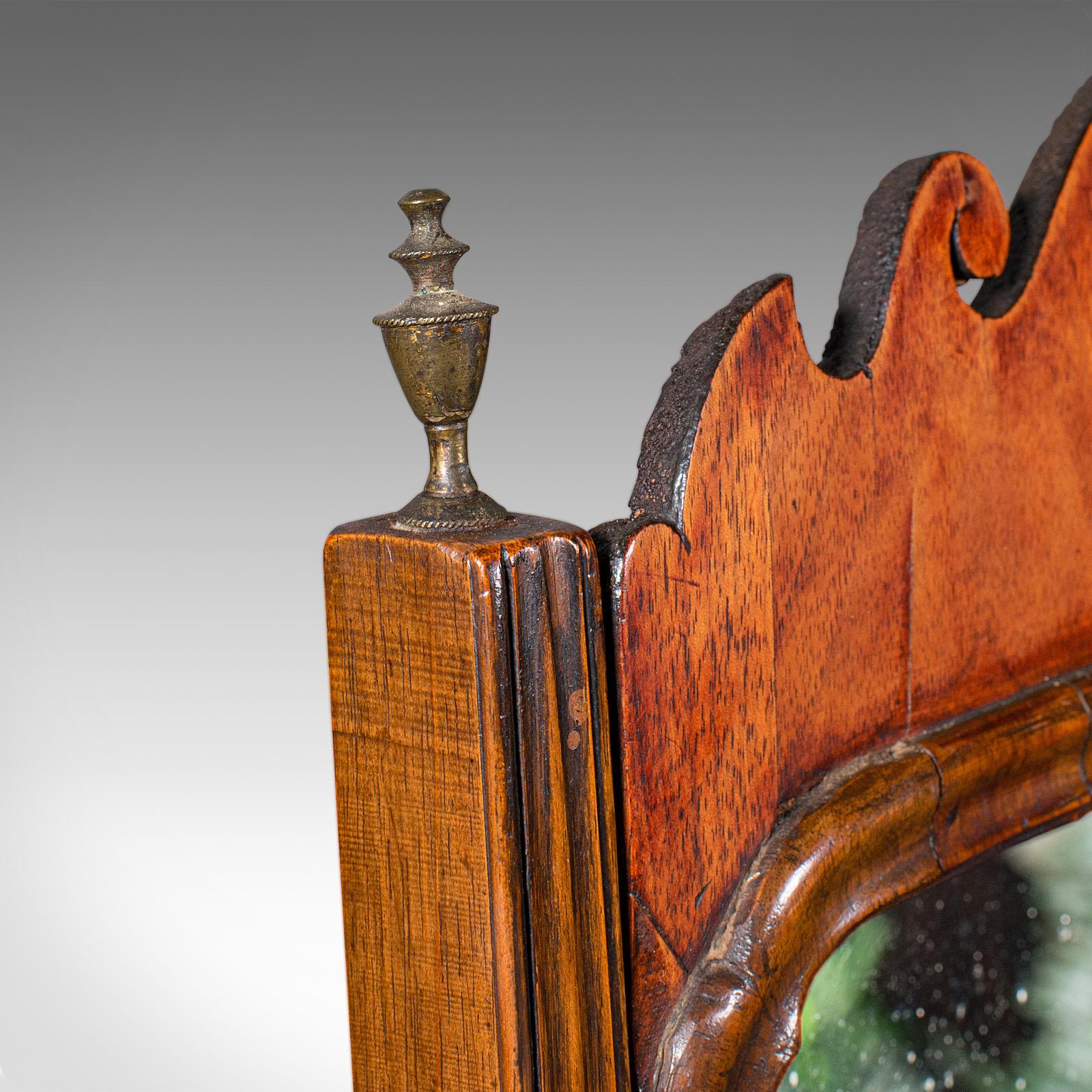Vetro Antique Mirror, specchio da ufficio Queen Anne, noce inglese, tavolino da toilette, georgiano, 1740 in vendita