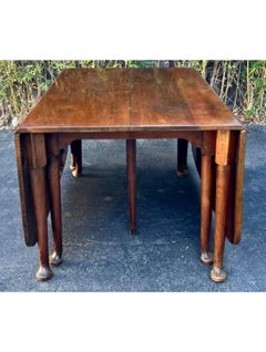 Antique Queen Anne Drop Leaf Gate Leg Dining Table, 18th Century