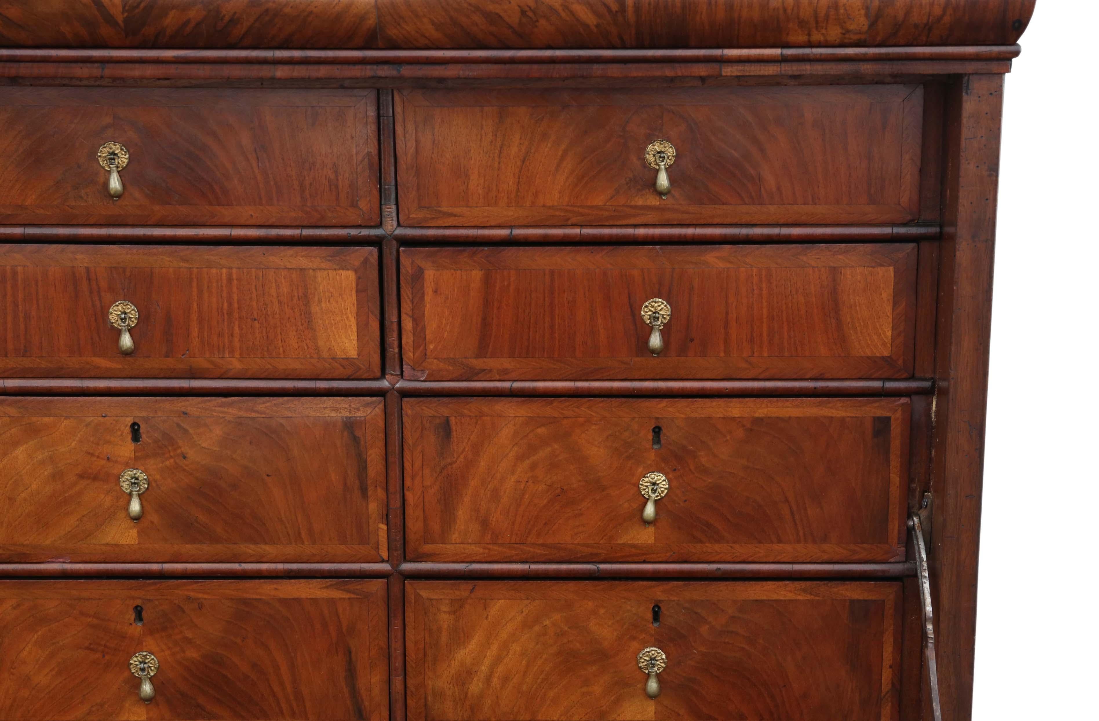 XVIIIe siècle Ancien bureau Escritoire en ronce de noyer incrustée Queen Anne début 18ème siècle en vente