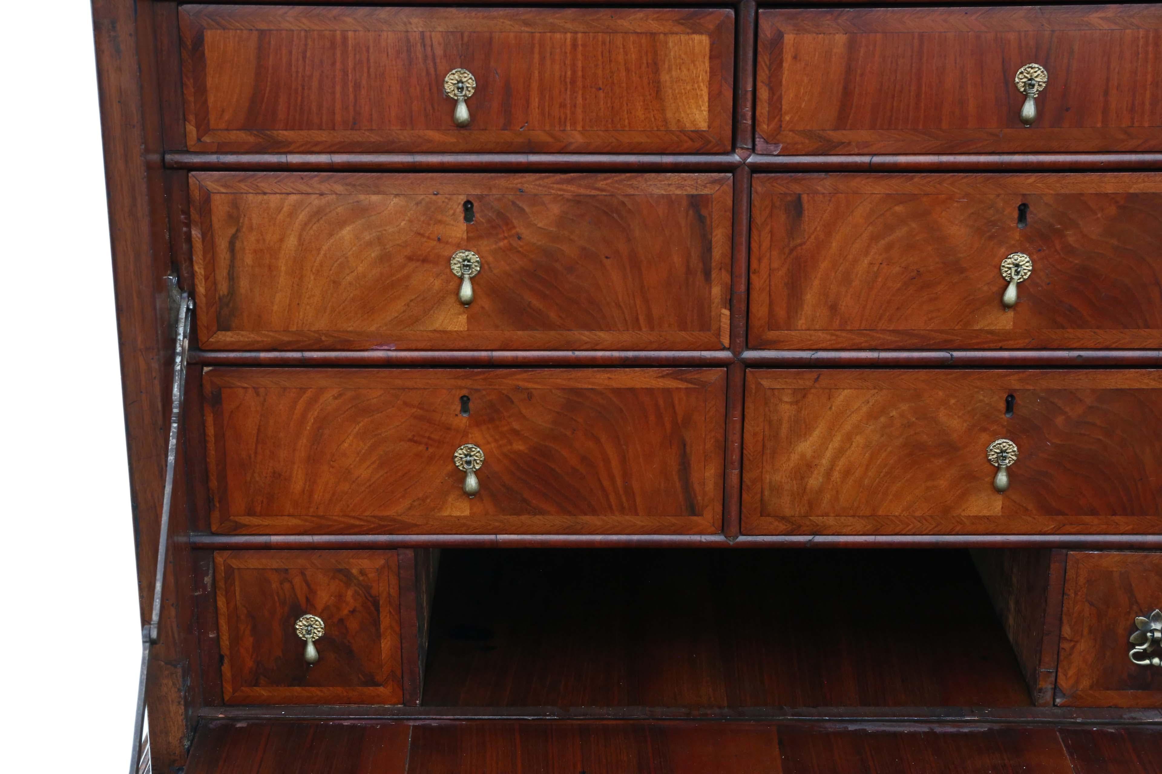 Noyer Ancien bureau Escritoire en ronce de noyer incrustée Queen Anne début 18ème siècle en vente