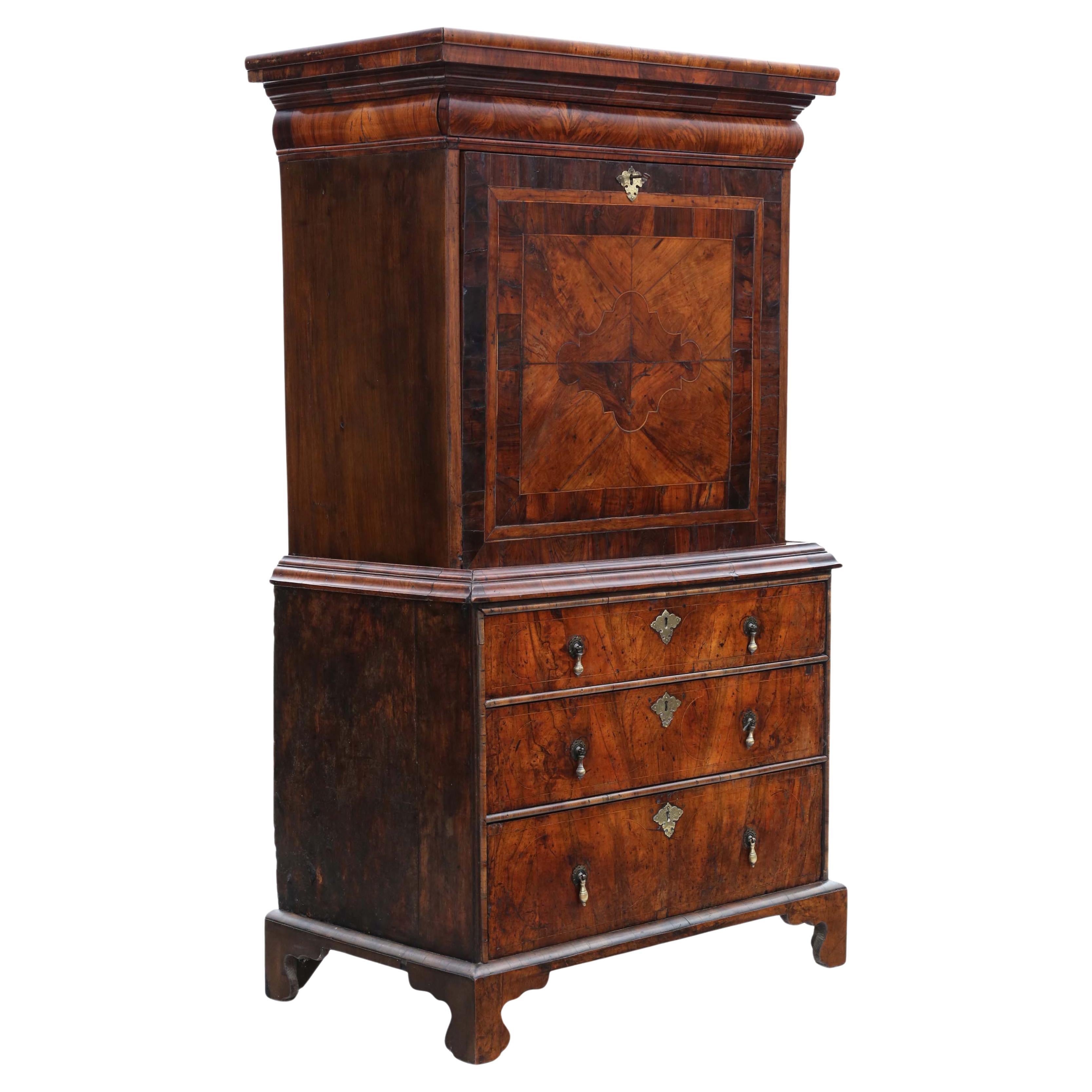 Antiguo Escritorio de madera de nogal con incrustaciones Queen Anne de principios del siglo XVIII