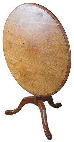 Antique Queen Anne English Mahogany Round Tilt Top Pedestal Accent Tea Table