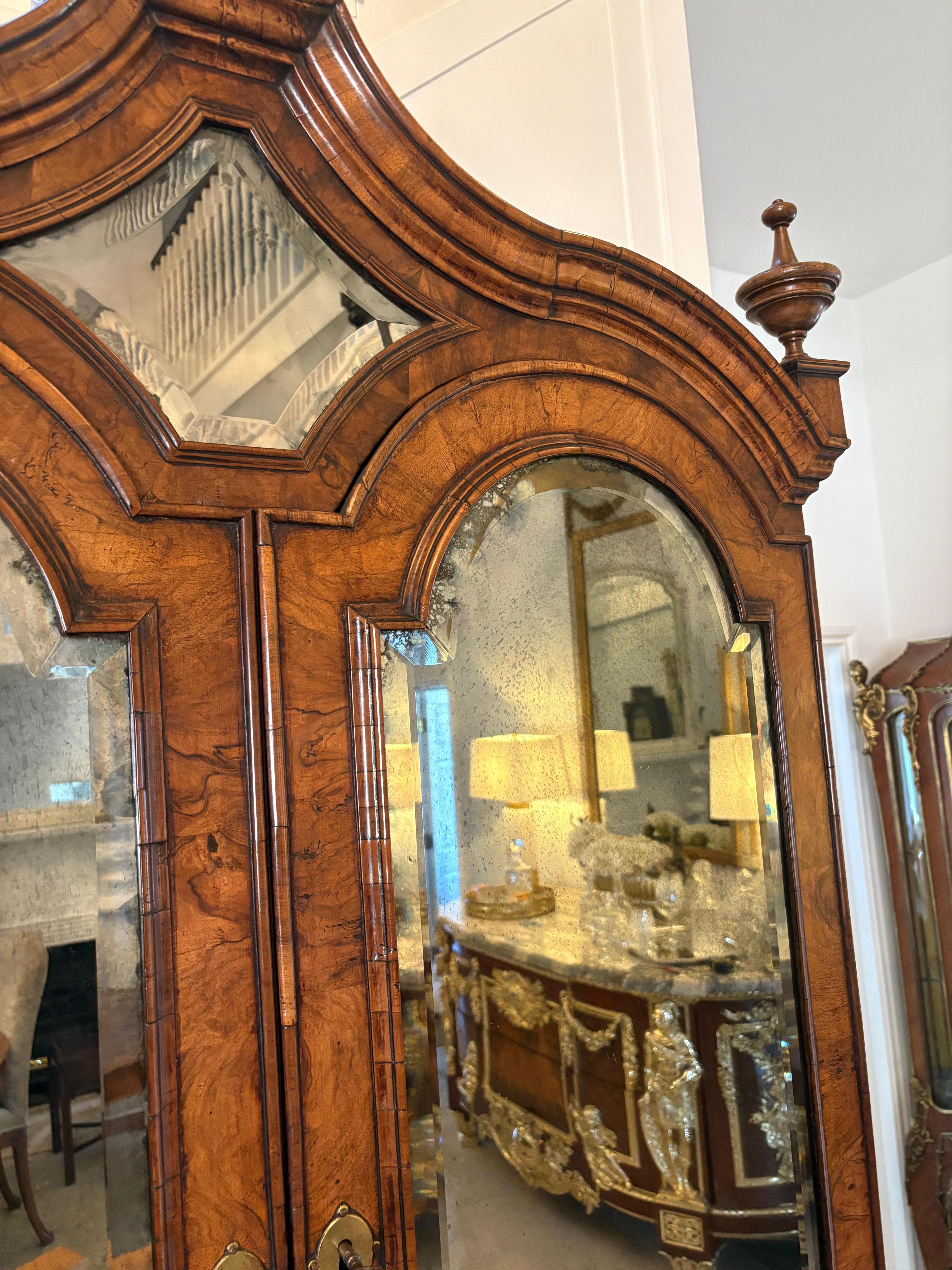 Antique Queen Anne Fantastic Quality Burr Walnut & Featherbanded Bureau Bookcase For Sale 7