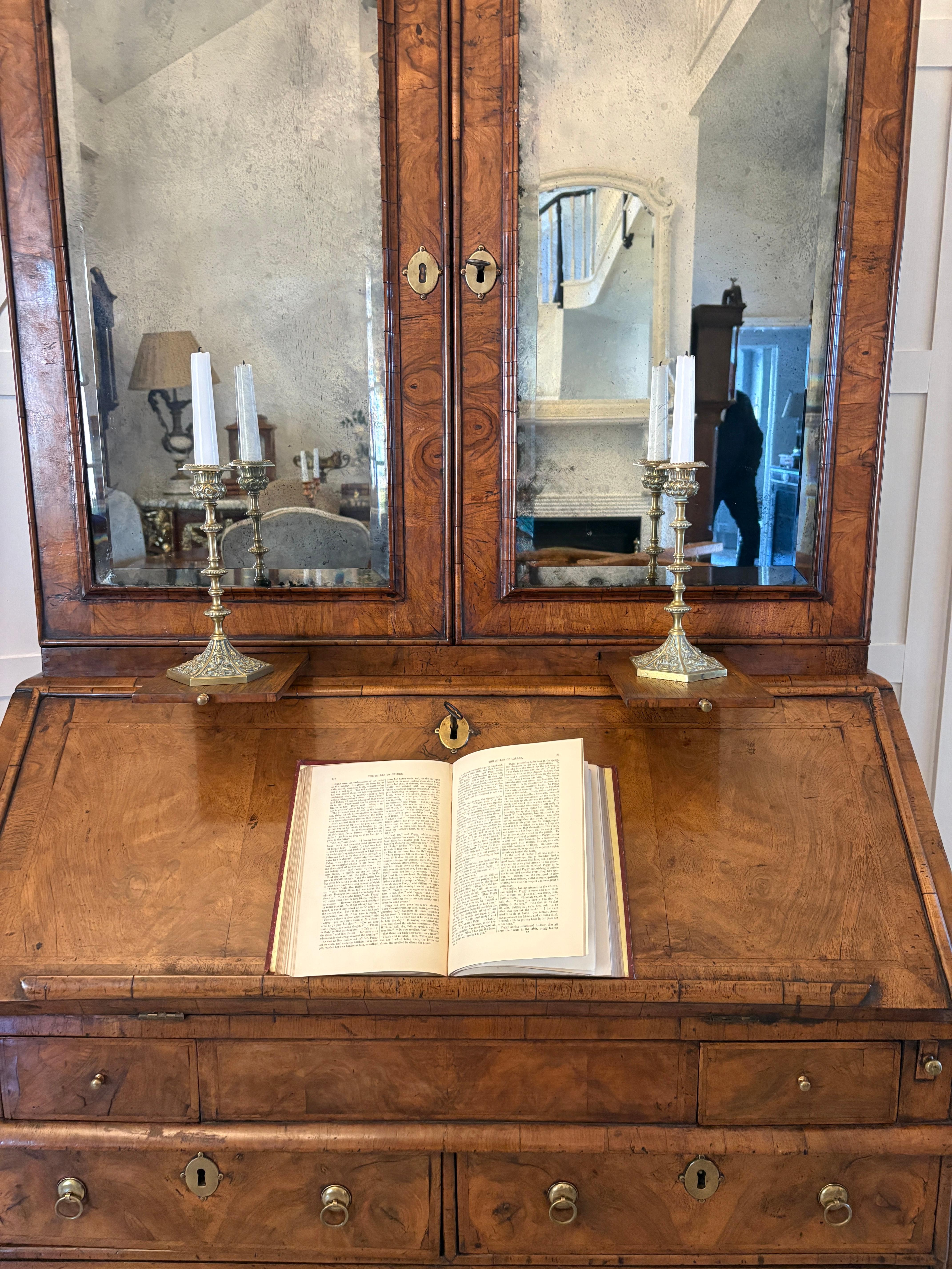 Antique Queen Anne Fantastic Quality Burr Walnut & Featherbanded Bureau Bookcase For Sale 8