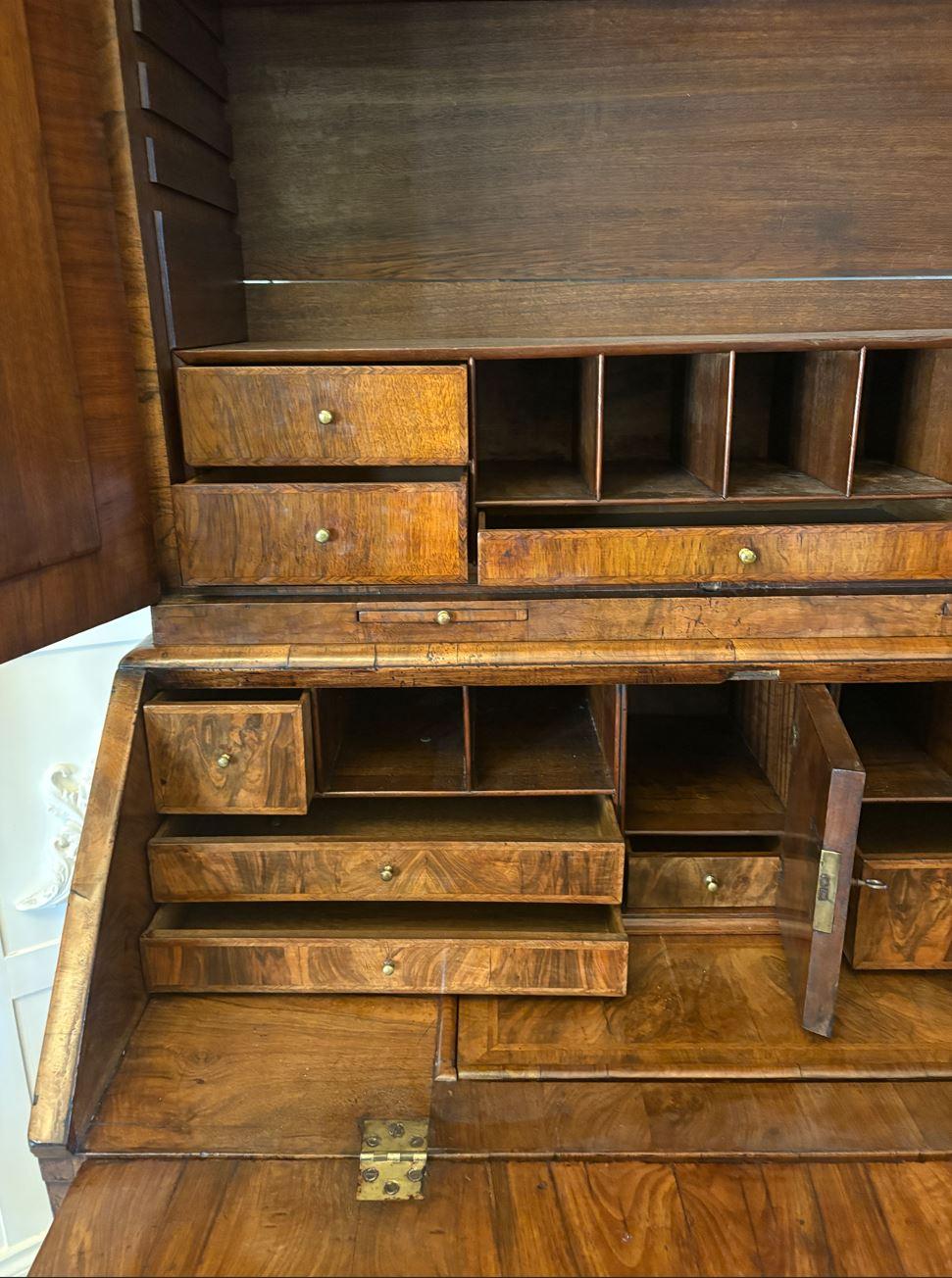 Antique Queen Anne Fantastic Quality Burr Walnut & Featherbanded Bureau Bookcase For Sale 3