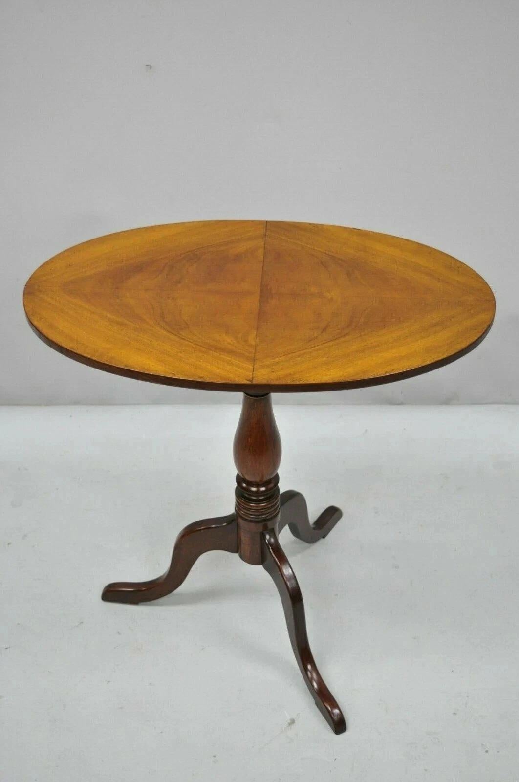 Antique Queen Anne Federal Style Mahogany Oval Tilt Top Side Tea Table For Sale 5