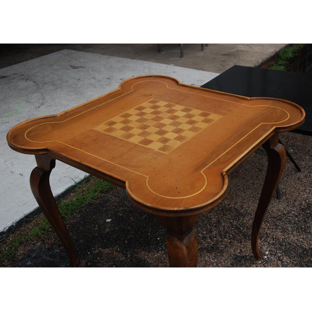 Queen Anne Pecan game table

Game table ready for play. 

 