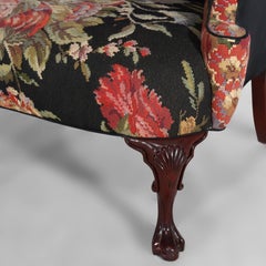 Antike Queen Anne Mahagoni Floral Tapestry Tall Back Settee c1930