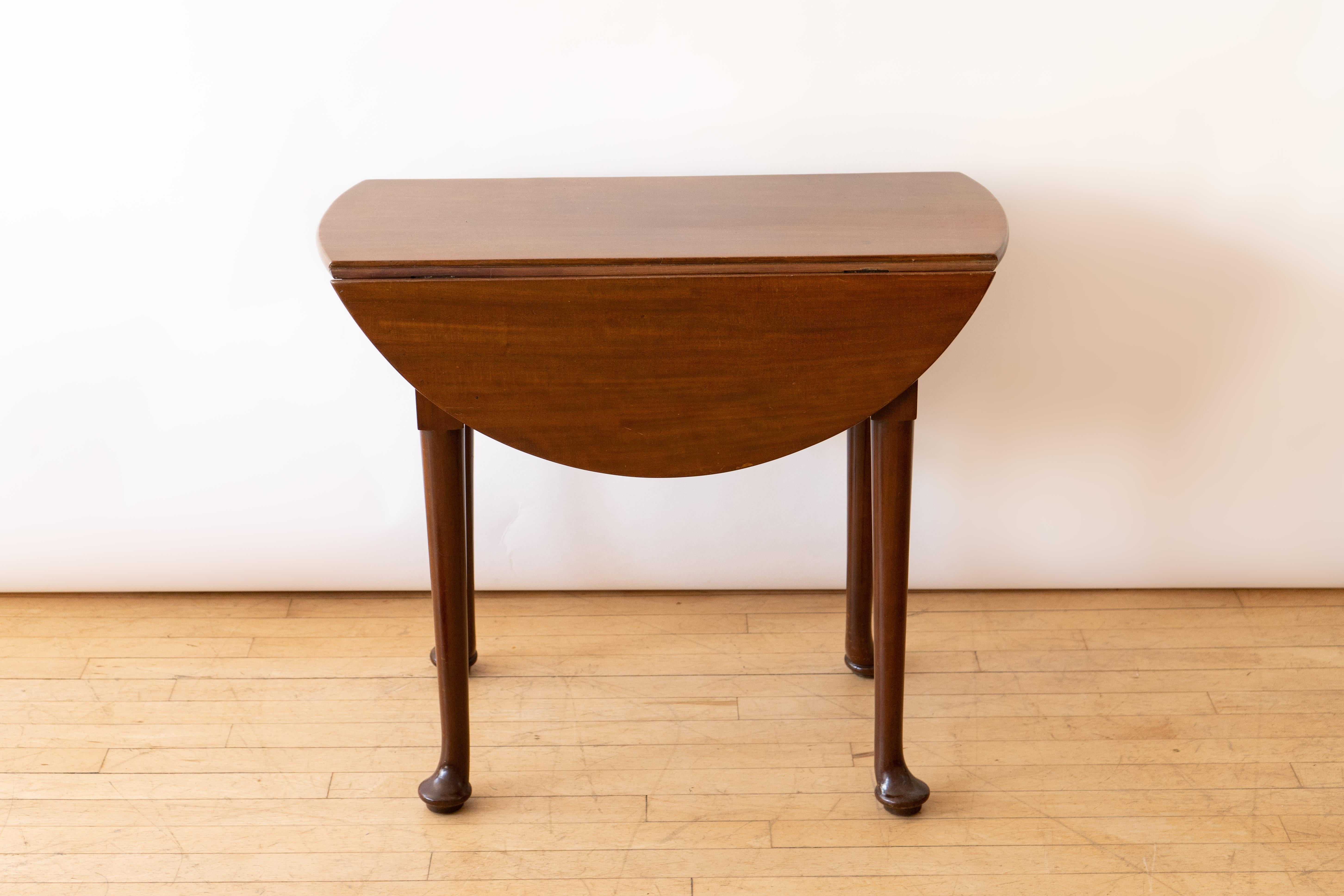 Antique Queen Anne Mahogany Table In Good Condition In Cambridge, US