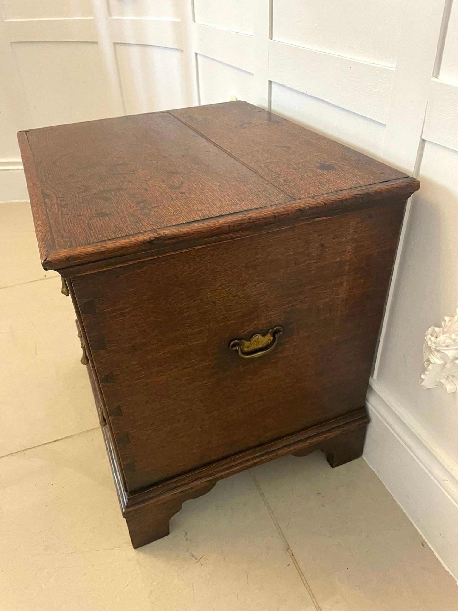 Antico cassettone in Oak Oak di qualità Queen Anne in vendita 3