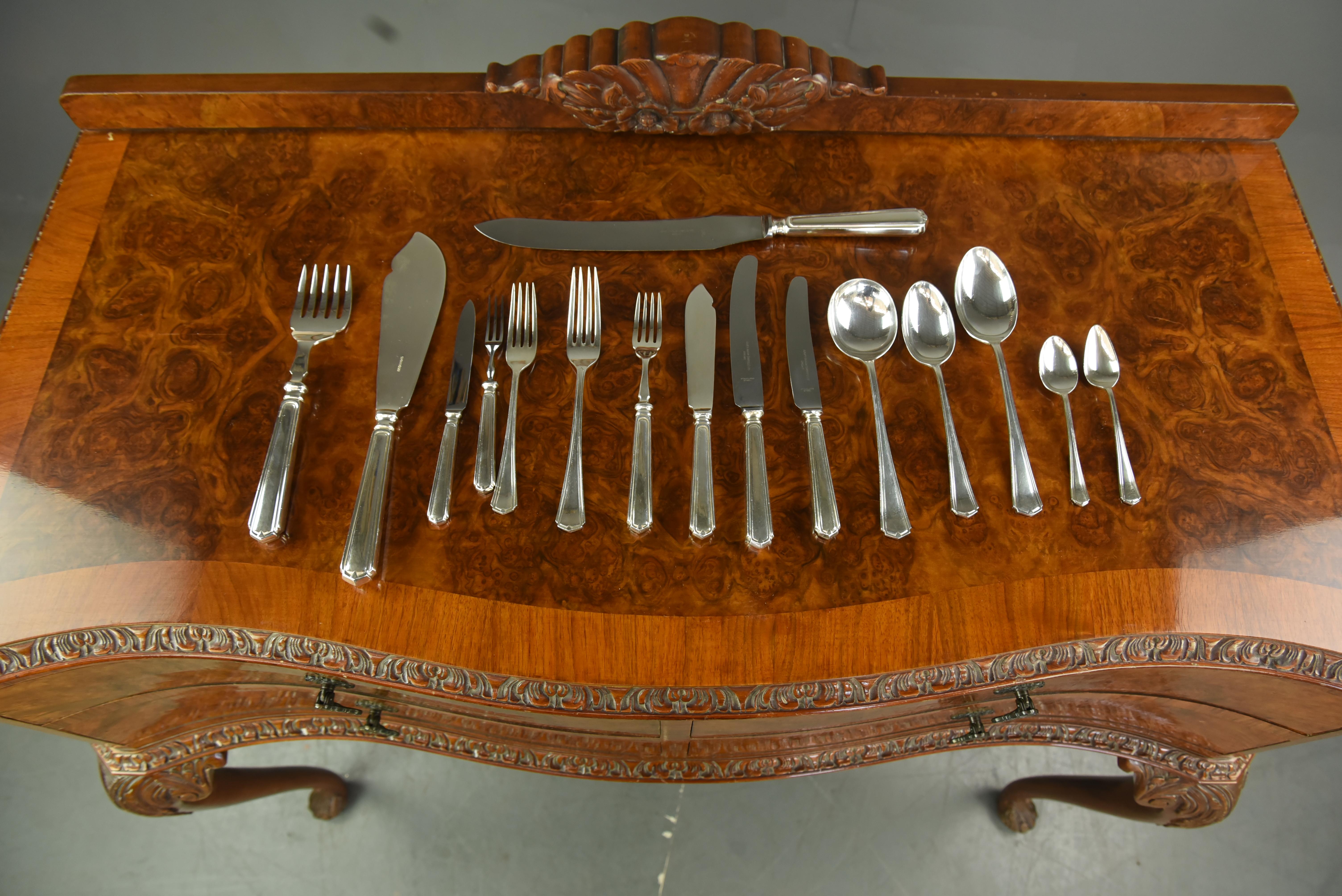 Walnut Antique Queen Anne Serpentine Serving Table Canteen of Cutlery 12 Place Settings