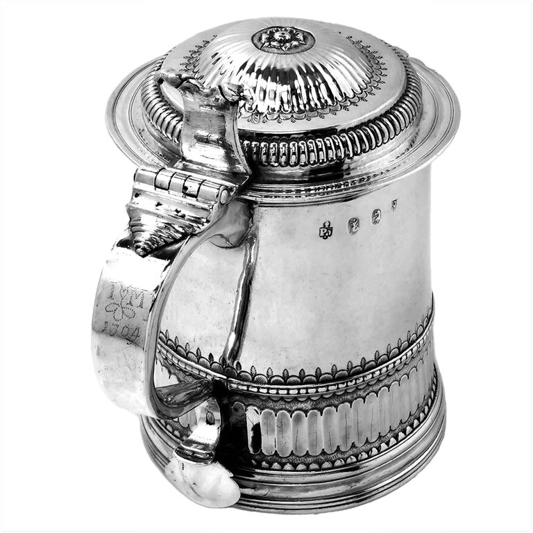 Antique Queen Anne Sterling Silver Lidded Tankard Beer Mug 1704, 18th Century For Sale 1