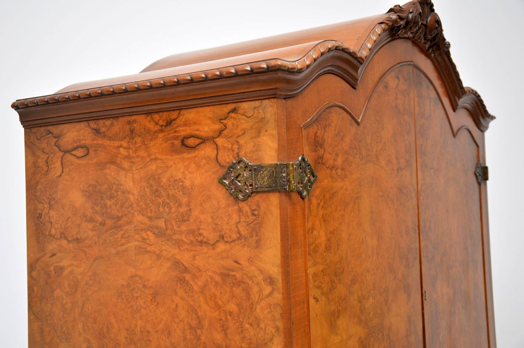 Early 20th Century Antique Queen Anne Style Burr Walnut Cocktail Cabinet