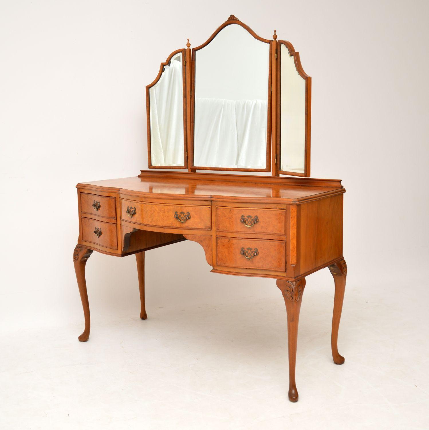 antique queen anne dressing table