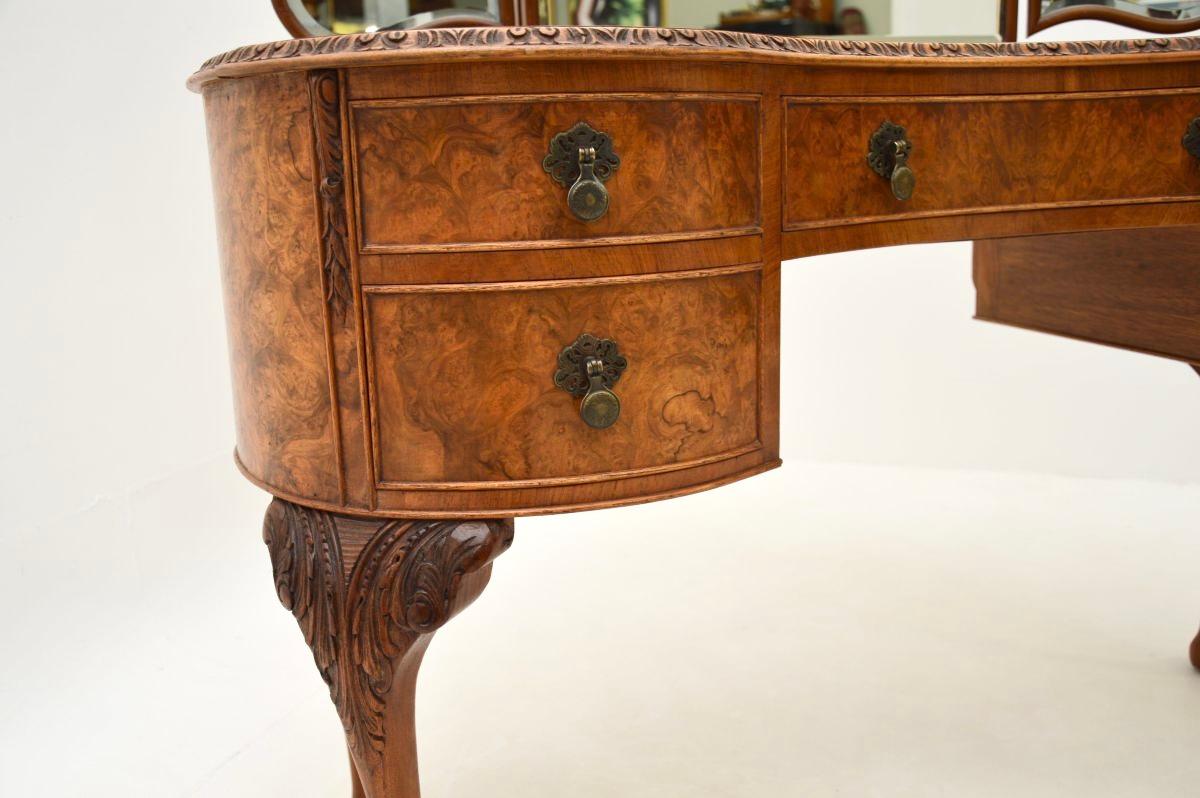 Ancienne coiffeuse en ronce de noyer de style Queen Anne 3