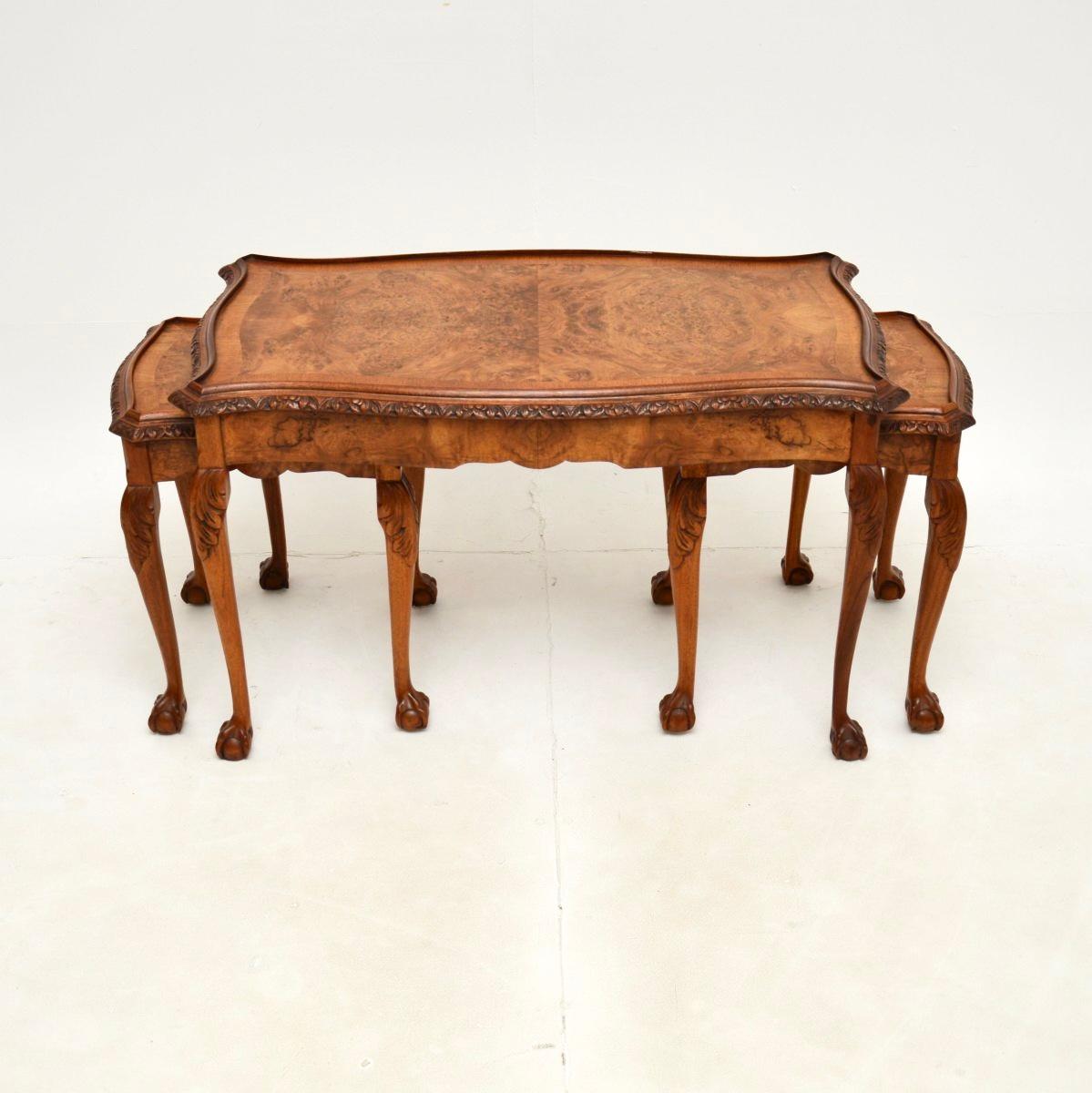 Mid-20th Century Antique Queen Anne Style Burr Walnut Nesting Coffee Table For Sale