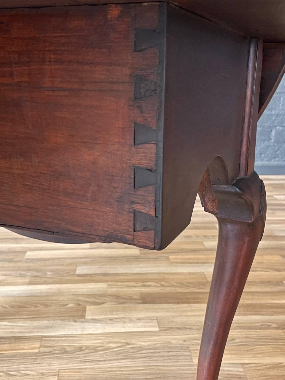 Antique Queen Anne Style Drop- Leaf Dining Table with Cabriole Legs For Sale 2