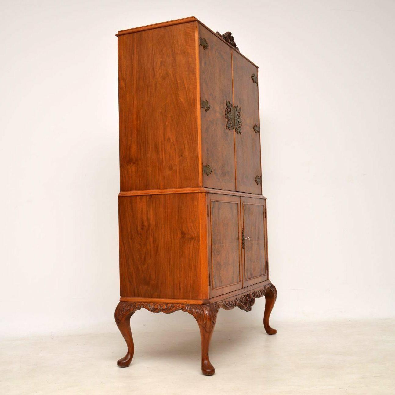 Mid-20th Century Antique Queen Anne Style Walnut Cocktail Cabinet